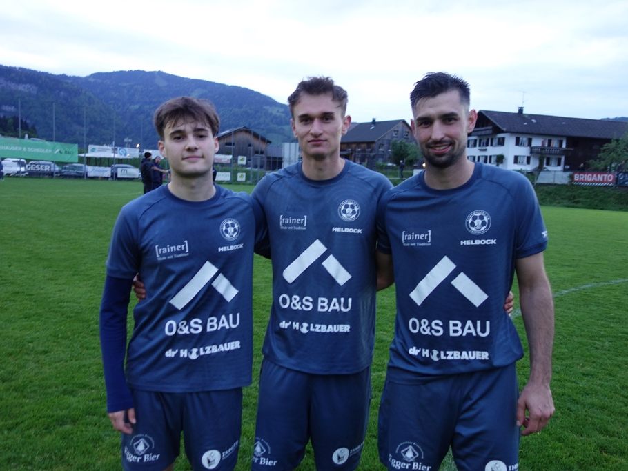 Gabriel Drissner, Maximilian Meusburger und Simon Walch schossen Andelsbuch ins Wäldercup-Finale.