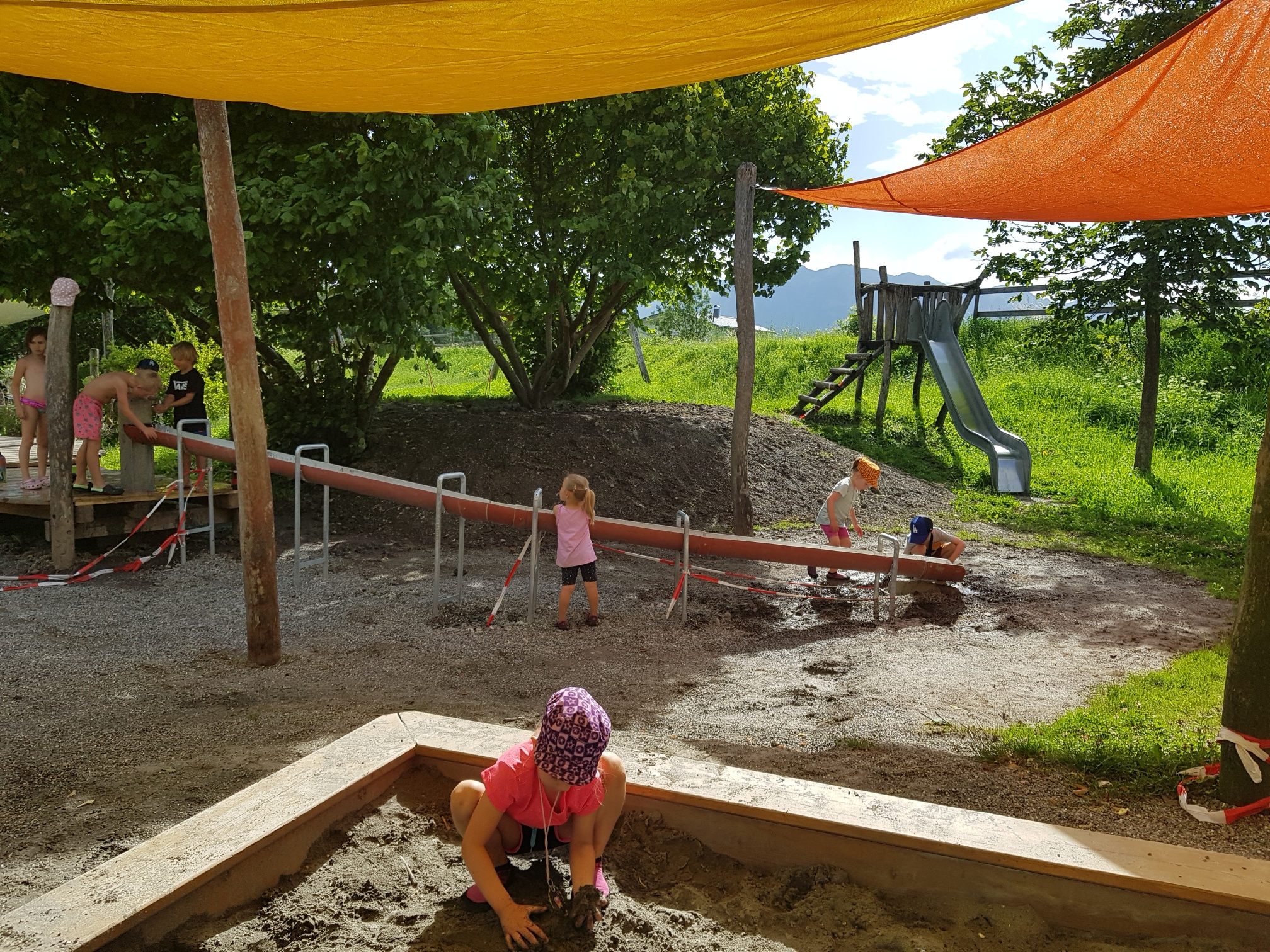 Ein WC-Häuschen auf dem Ratz-Fatz Spielplatz sorgt wieder für Unruhe in Weilers Gemeindevertretung