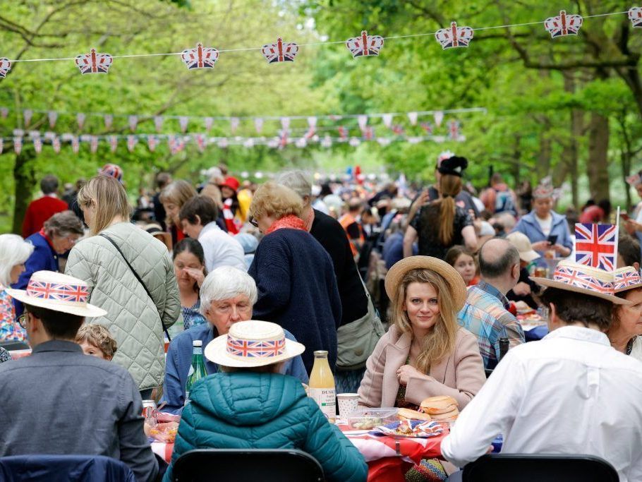 Die royale Party geht weiter V+ VOL.AT