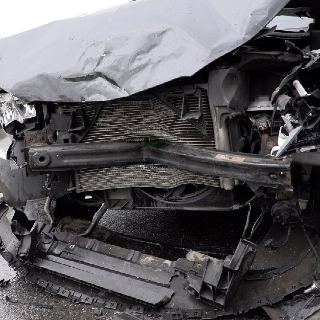 Pkw schwer beschädigt