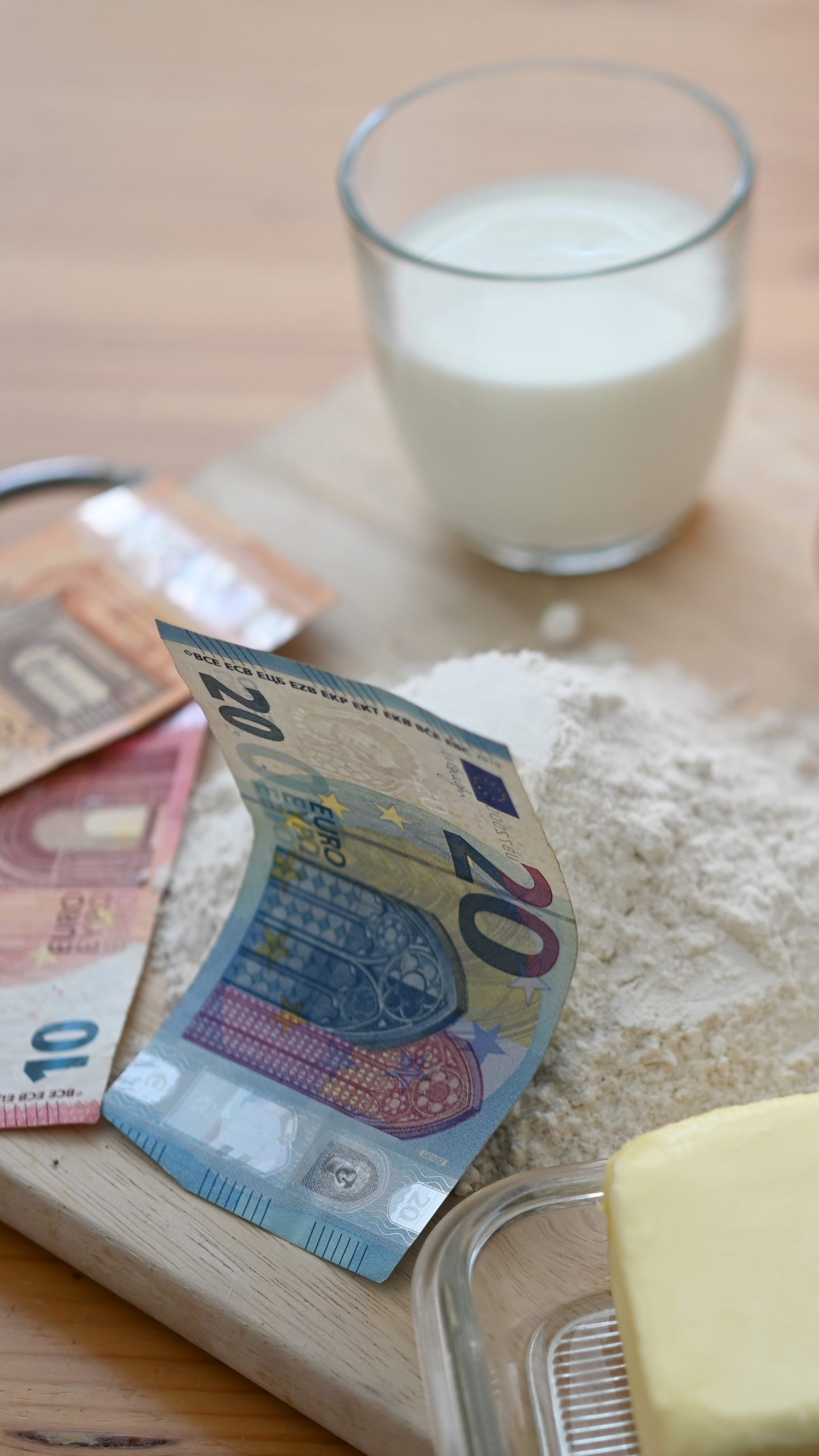 Der Lebensmittelhandel möchte nicht als der Haupt-Profiteur der Teuerung in Österreich gelten.