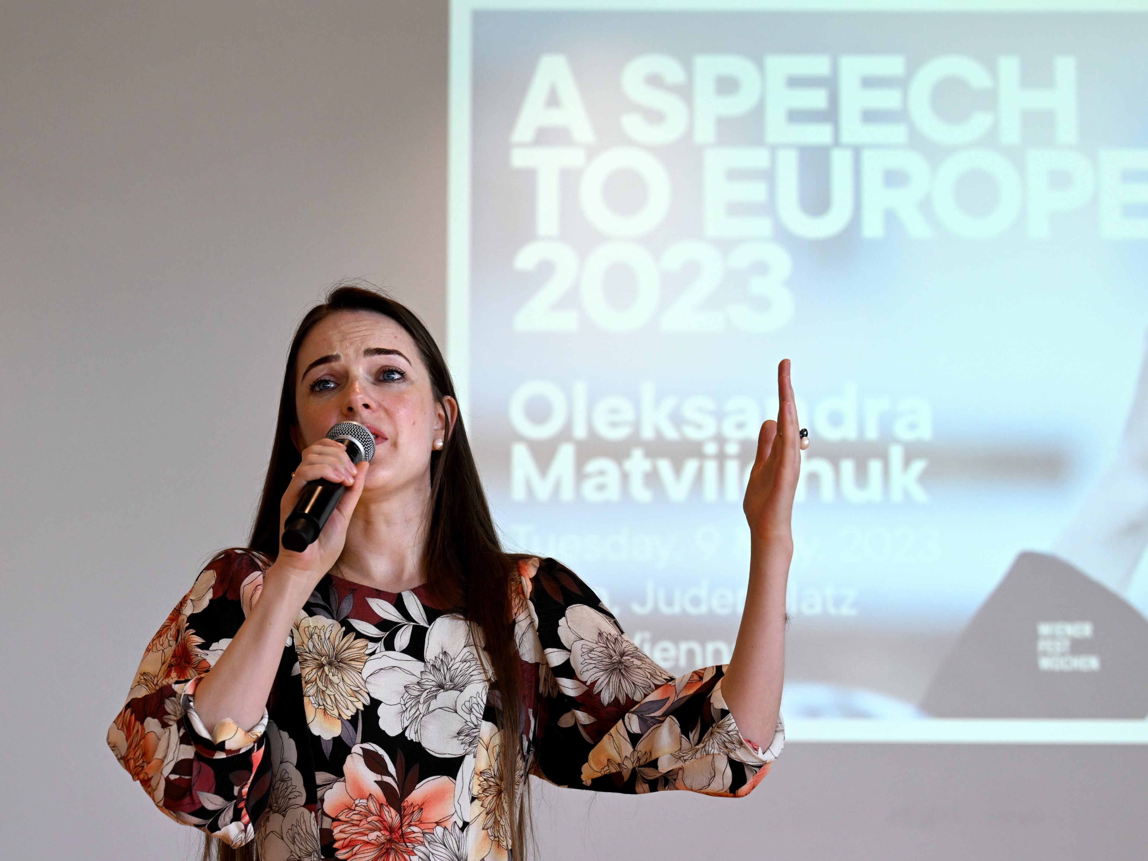 Die ukrainische Aktivistin Oleksandra Matwijtschuk hält eine "Rede an Europa".