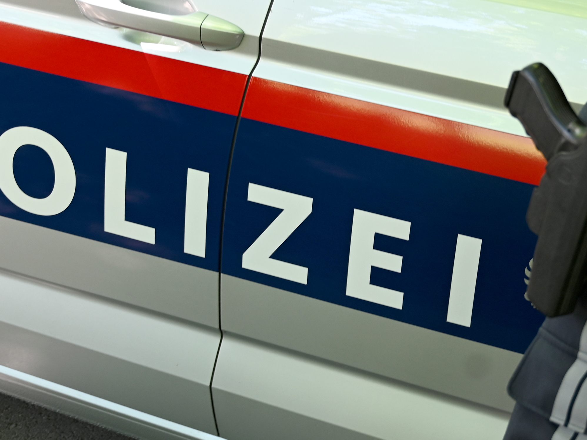 In Wien wurde wieder ein Fall von Polizeigewalt via Video dokumentiert. In Wien wurde wieder ein Fall von Polizeigewalt via Video dokumentiert.
