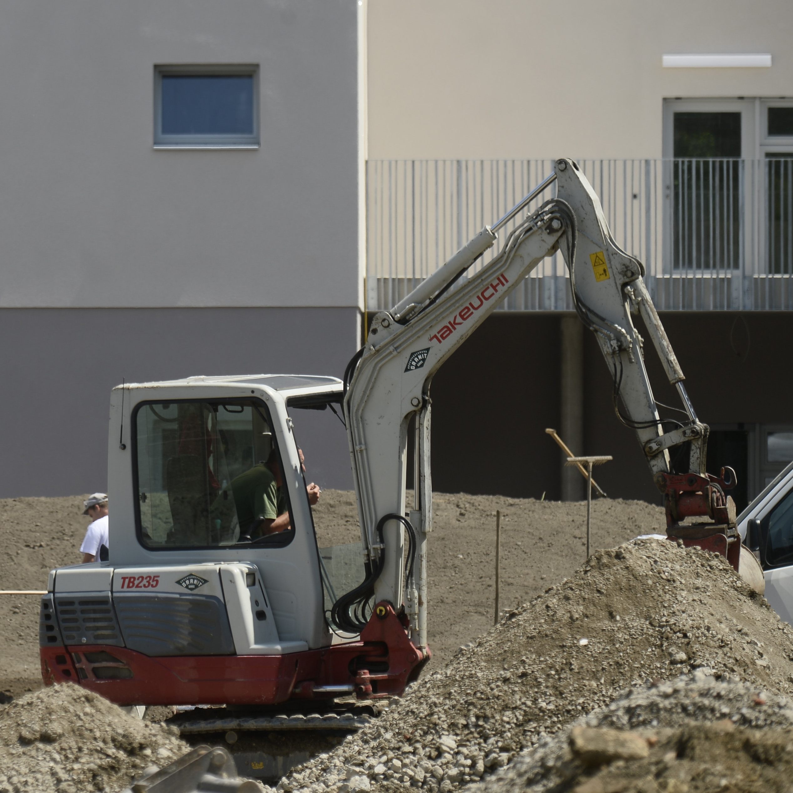 Die Preise am Bau steigen weiter - der Einfamilienhaus-Markt ist eingebrochen.