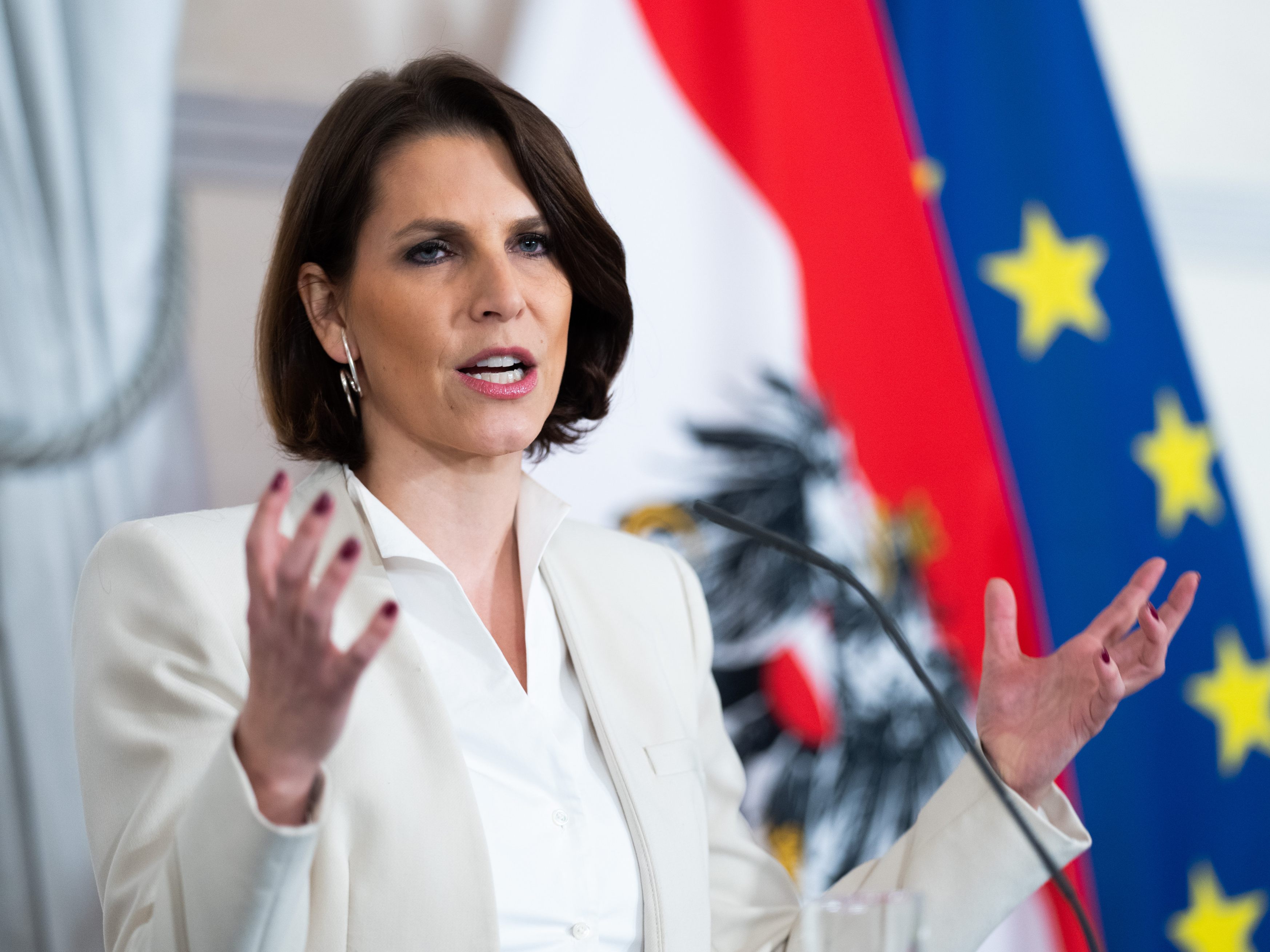 Europaministerin Karoline Edtstadler reist am Montag nach Serbien.