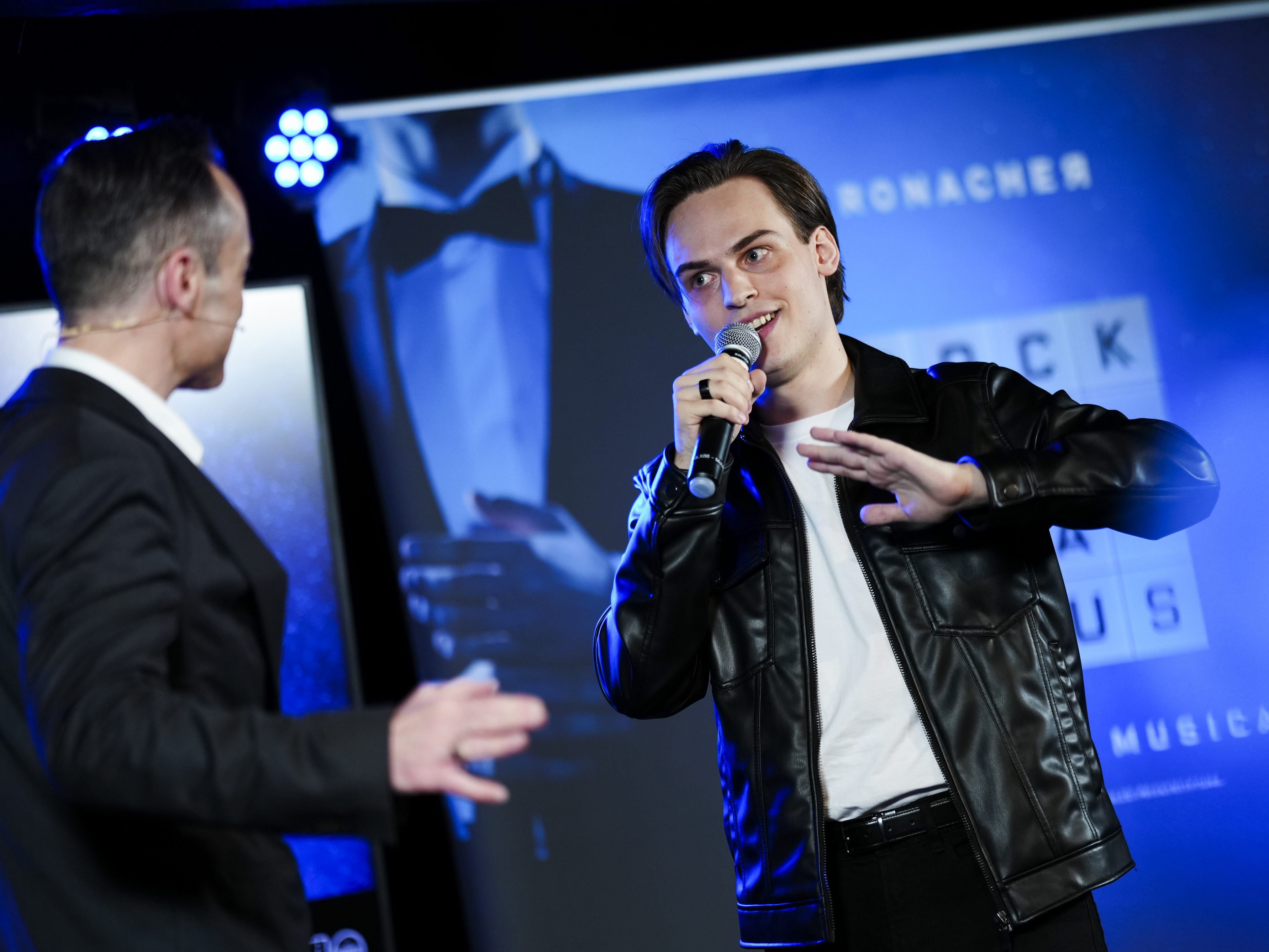 Das Falco-Musical "Rock me Amadeus" hat seine Uraufführung im Oktober im Wien. Das Falco-Musical "Rock me Amadeus" hat seine Uraufführung im Oktober im Wien.