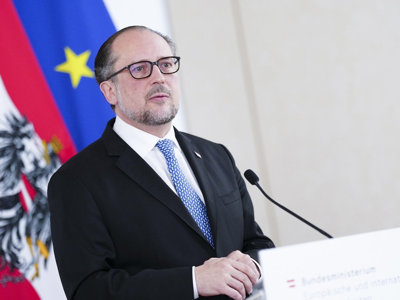 Ukraine - Entminung: "Helfen im Rahmen der OSZE bereits", so Schallenberg. Ukraine - Entminung: "Helfen im Rahmen der OSZE bereits", so Schallenberg.