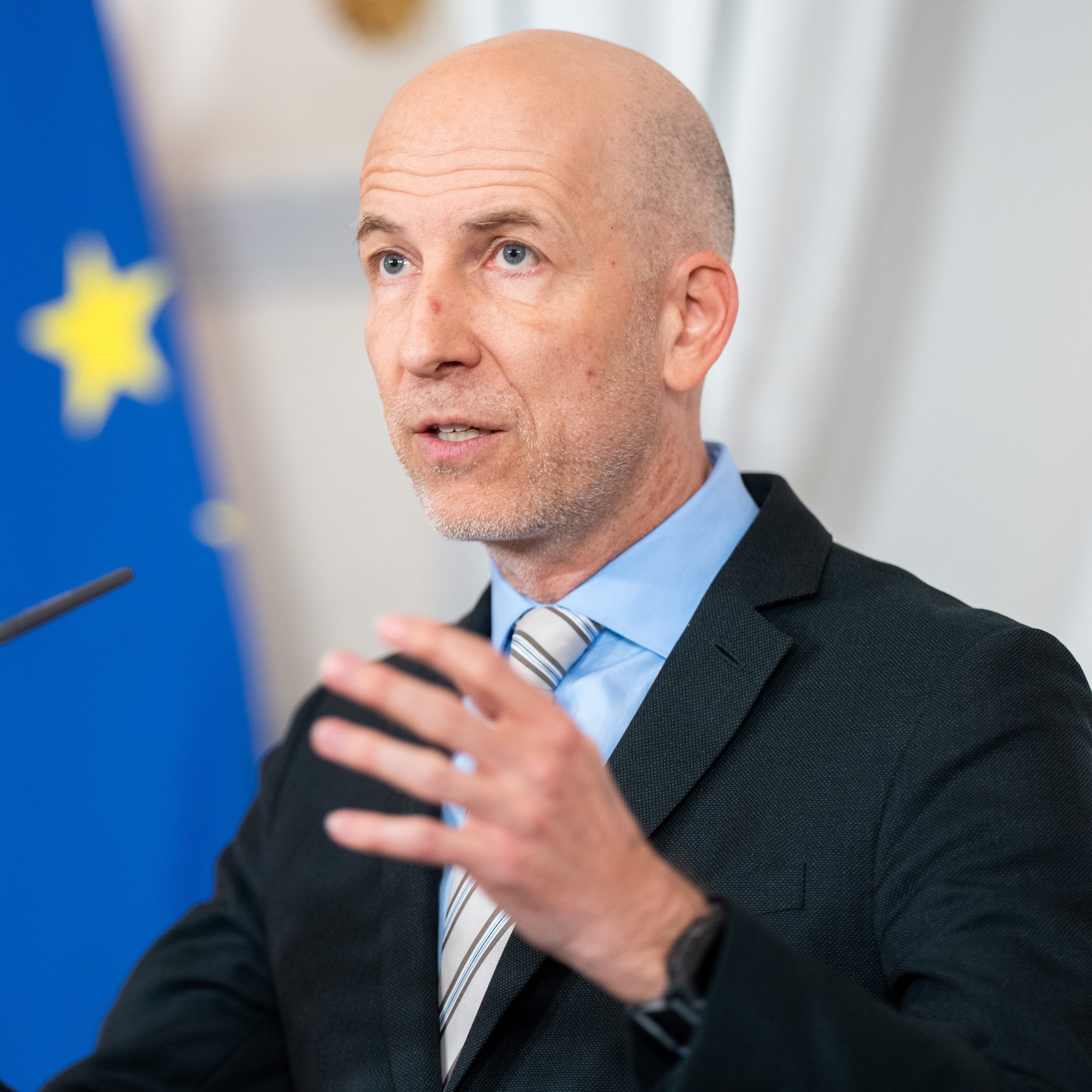 Arbeitsminister Martin Kocher (ÖVP): "Wir verzeichnen derzeit einen Beschäftigungsrekord mit mehr als 3,9 Millionen unselbstständig Beschäftigten."