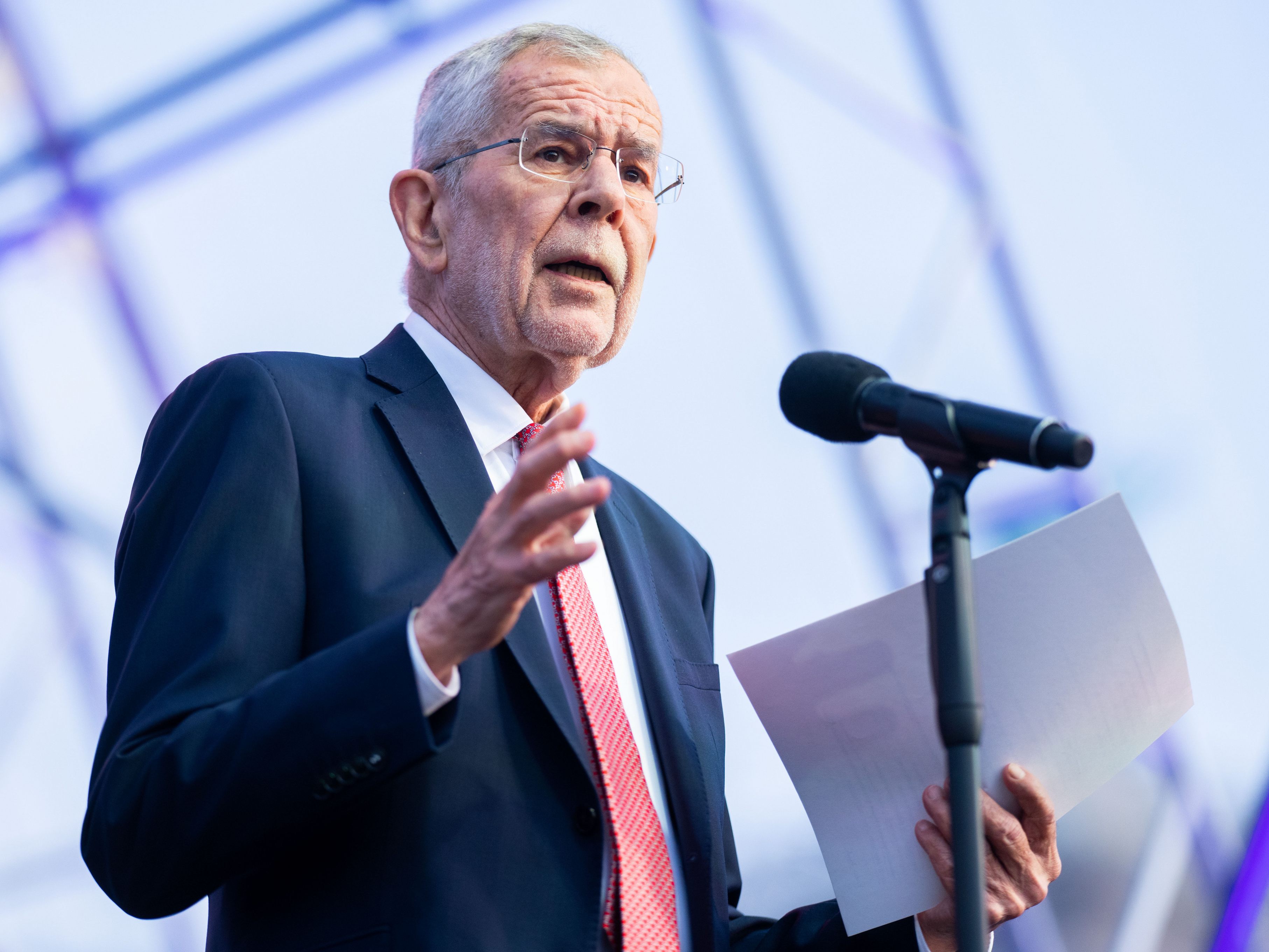 Van der Bellen warnt vor dem Liebäugeln mit einem Öxit.