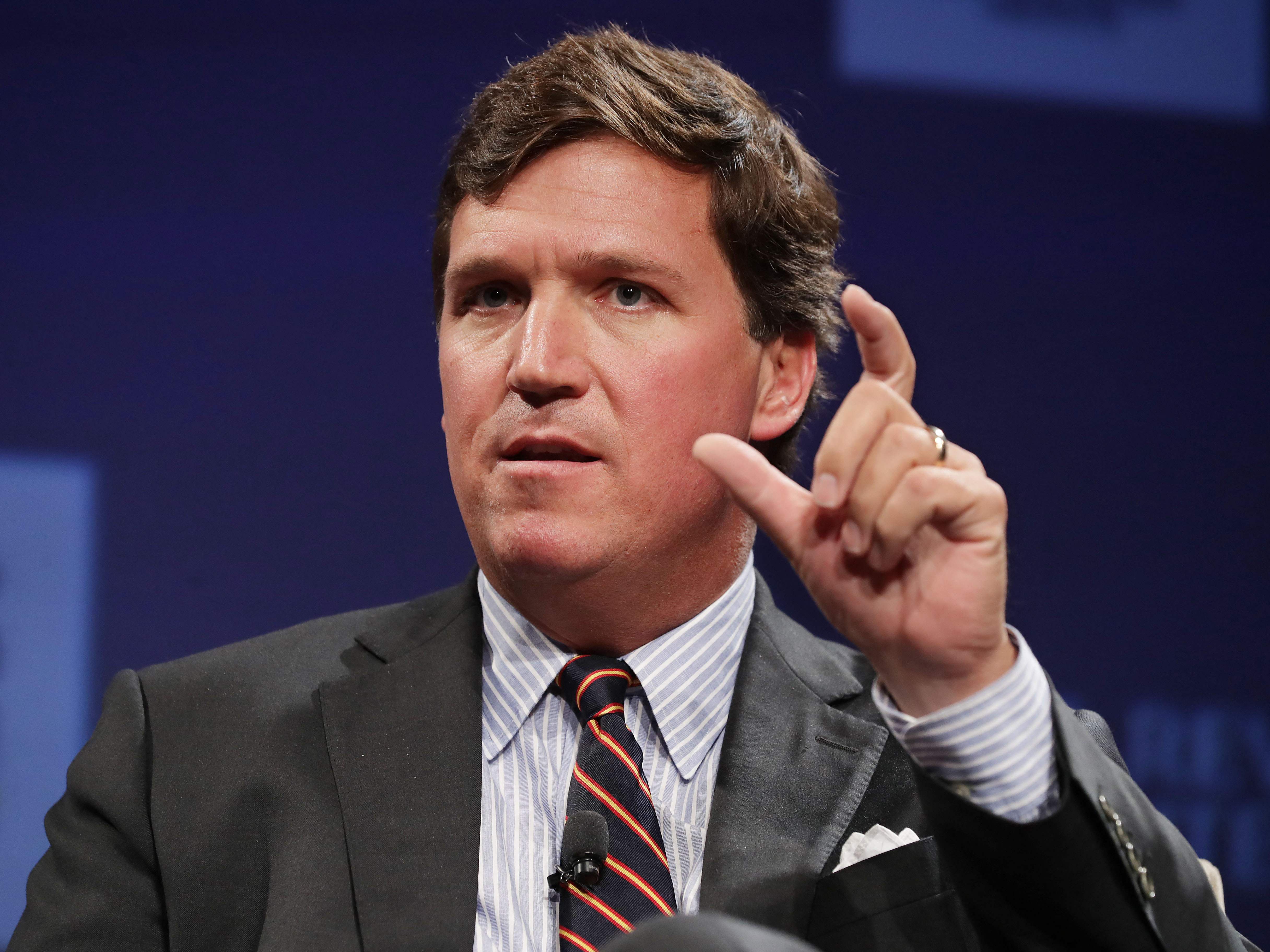 Tucker Carlson kündigte eine Show auf Twitter an. Tucker Carlson kündigte eine Show auf Twitter an.