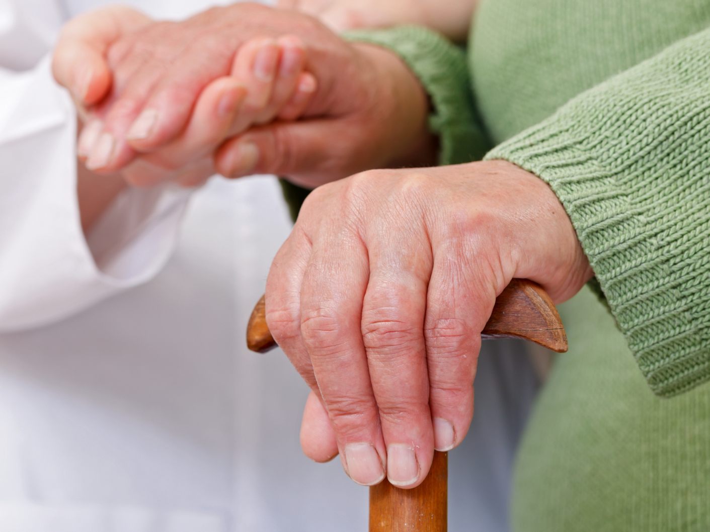 Die Hälfte der Österreicher sorgt sich um die zukünftige Pflege.