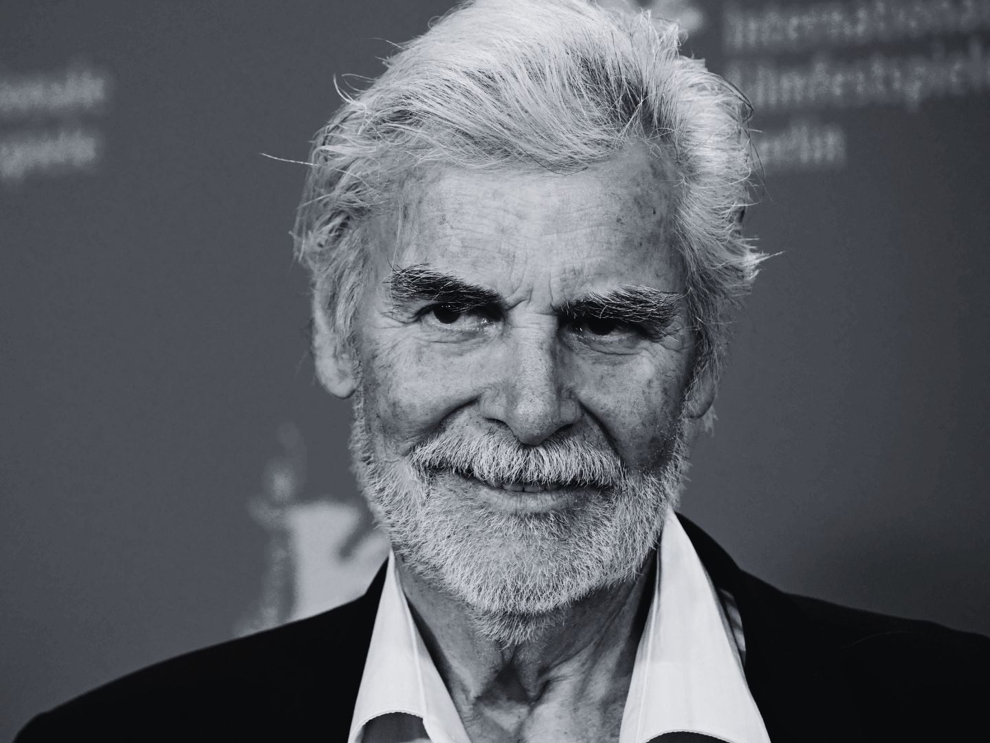 Trauer um Schauspieler Peter Simonischek. Trauer um Schauspieler Peter Simonischek.