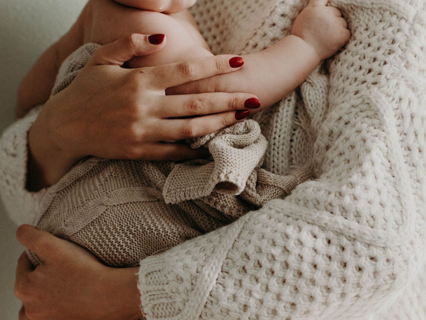 Corona hat einen rückläufigen Trend bei der Rückkehr von Müttern aus der Karenz bewirkt.