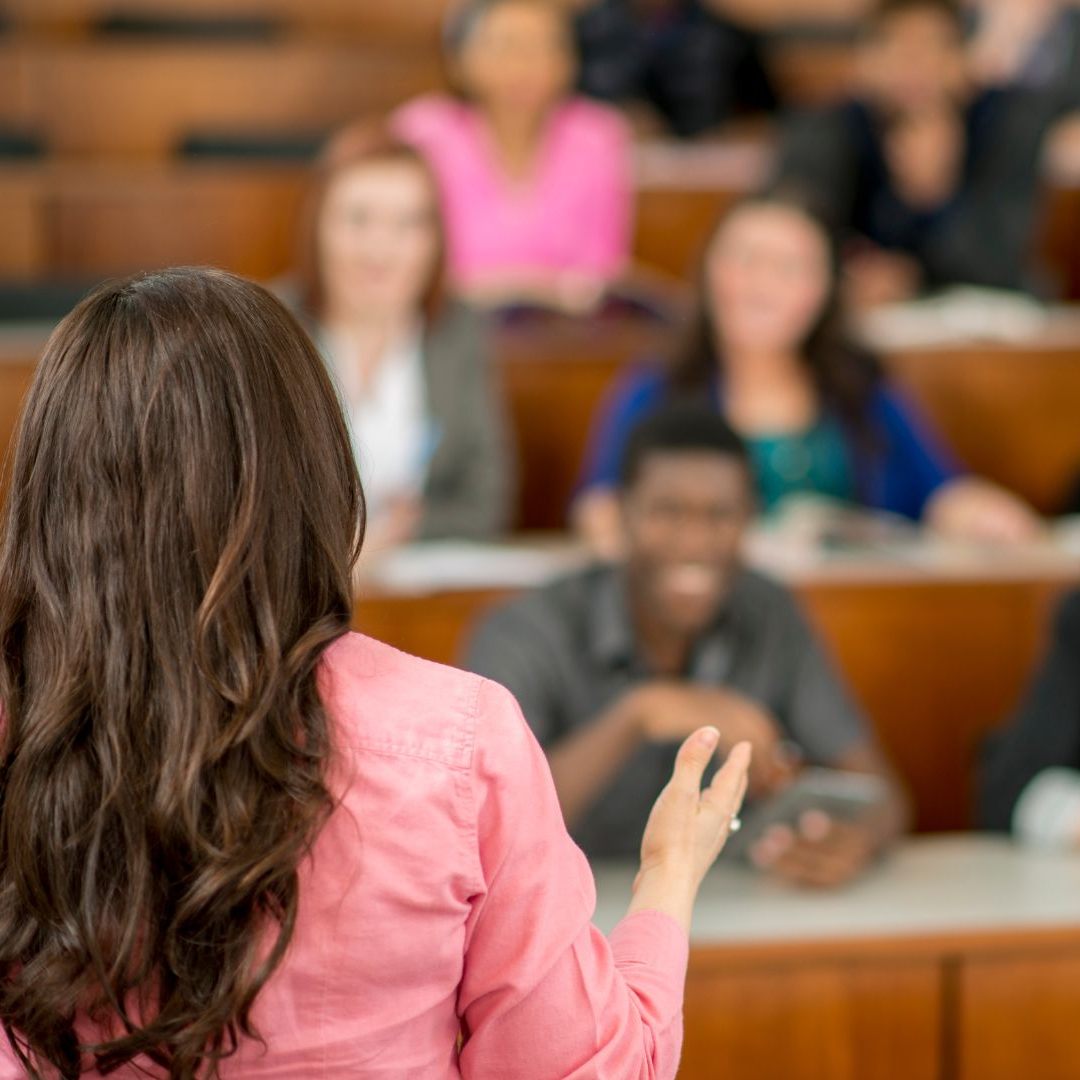 Erwachsenenbildner bekommen nun durchschnittlich 10 Prozent mehr Gehalt.