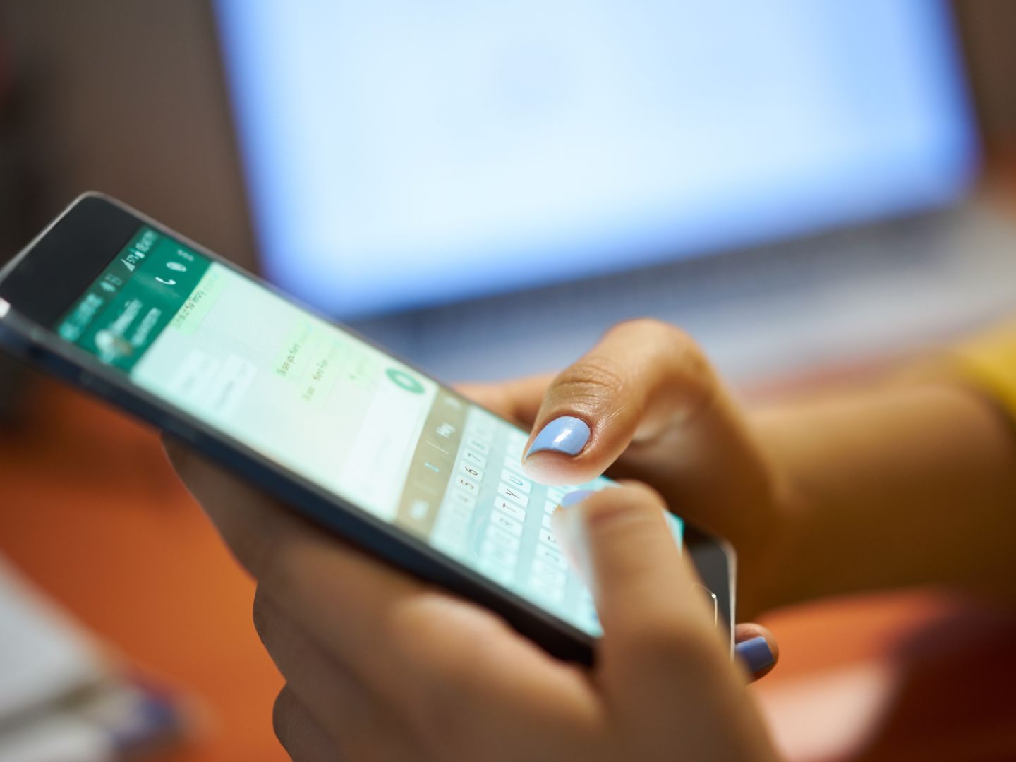 Künftig sollen verschickte WhatsApp-Nachrichten noch 15 Minuten lang bearbeitbar sein.