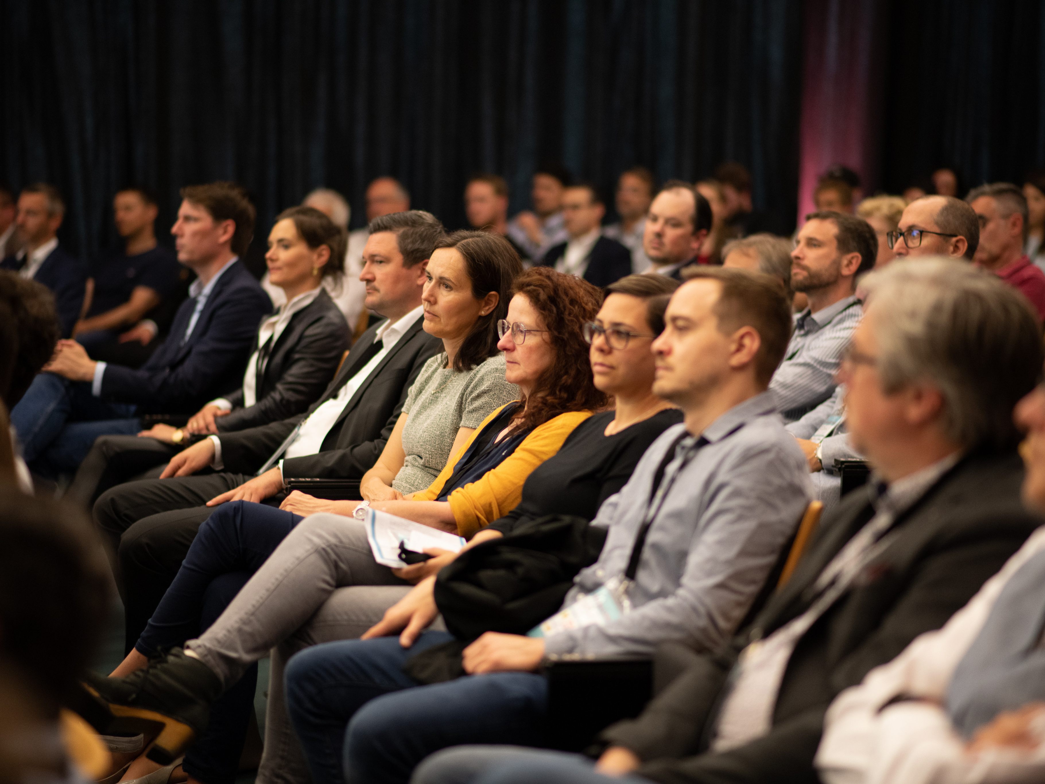 Der 5. Business Summit findet zum Thema „Future Organisations – Wie werden wir in Zukunft arbeiten?“ statt. Der 5. Business Summit findet zum Thema „Future Organisations – Wie werden wir in Zukunft arbeiten?“ statt.