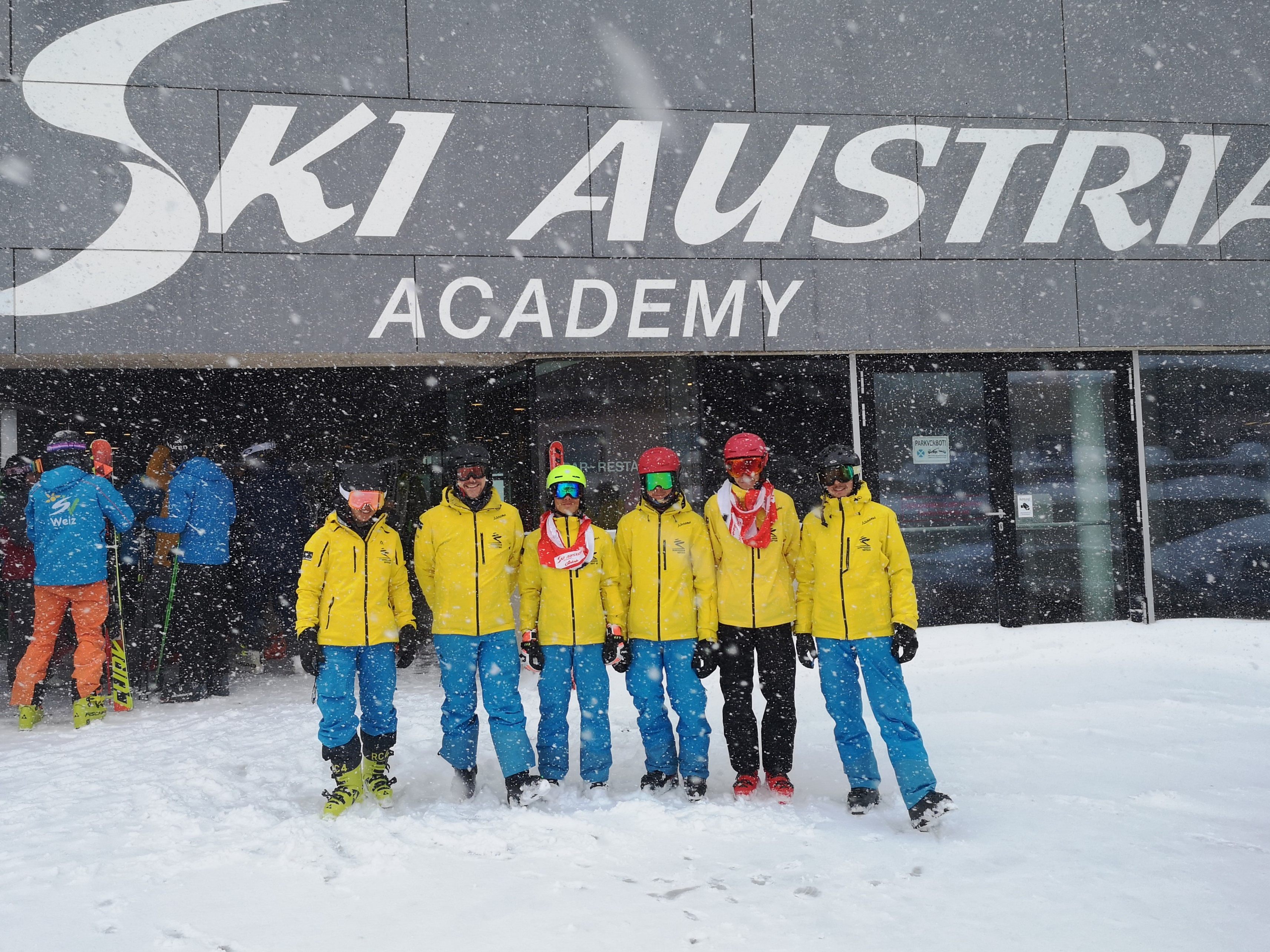 v.l. Loueen Durot, Peter Webhofer, Maximilian Webhofer, Daniel Baumgartner, Philipp Burtscher und Matthias Hoch v.l. Loueen Durot, Peter Webhofer, Maximilian Webhofer, Daniel Baumgartner, Philipp Burtscher und Matthias Hoch