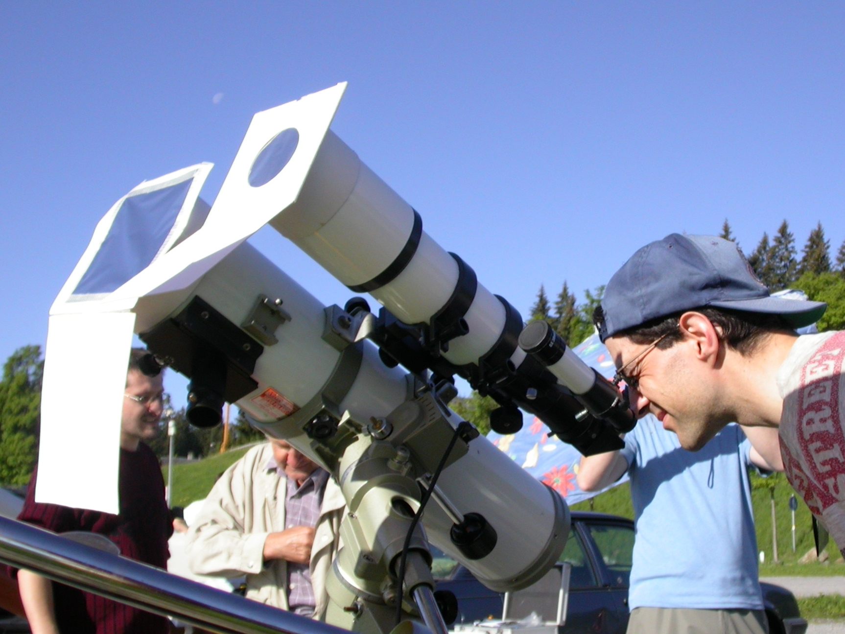 Sonnenbeobachtung mit Fernrohren.en Sonnenbeobachtung mit Fernrohren.en