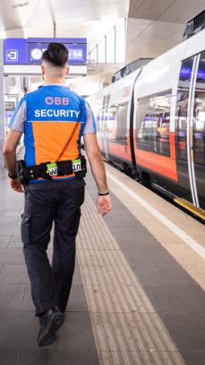 Die Sicherheit in Zügen und Bahnhöfen wird aufgrund aktueller Vorfälle immer öfter zum Thema.