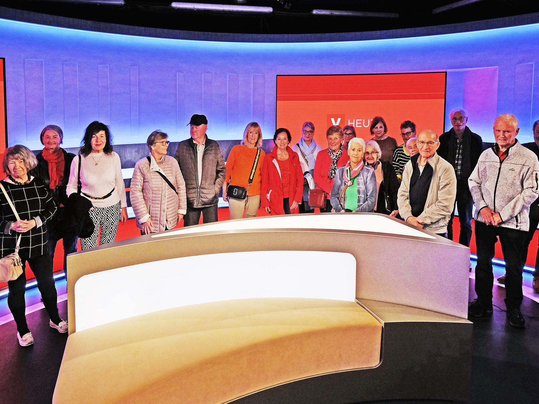 Dornbirner Mitglieder von Vorarlberg-50plus besichtigten das V-heute Studio im ORF Dornbirner Mitglieder von Vorarlberg-50plus besichtigten das V-heute Studio im ORF