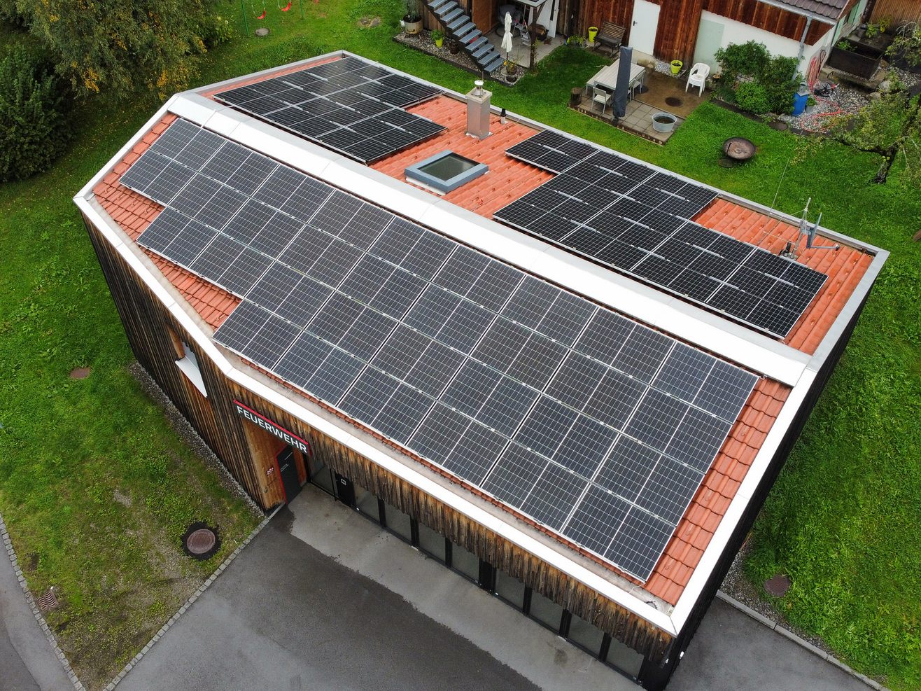 Aktuell betreibt die Stadt 26 Sonnenkraftwerke mit einer Gesamtleistung von 815 kWp.