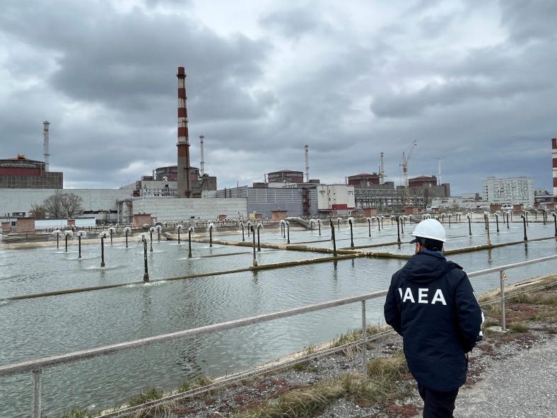 Die Internationale Atombehörde zeigt sich "extrem besorgt" über die geplante Evakuierung Russlands um das Gebiet des AKW Saporischschja in der Ukraine. Die Internationale Atombehörde zeigt sich "extrem besorgt" über die geplante Evakuierung Russlands um das Gebiet des AKW Saporischschja in der Ukraine.