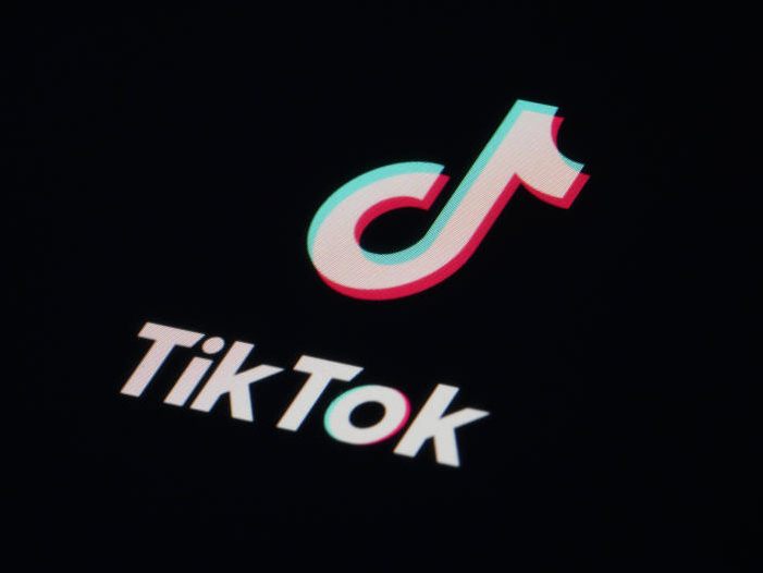 Die chinesische App TikTok soll auf Diensthandys des Bundes verboten werden. Die chinesische App TikTok soll auf Diensthandys des Bundes verboten werden.