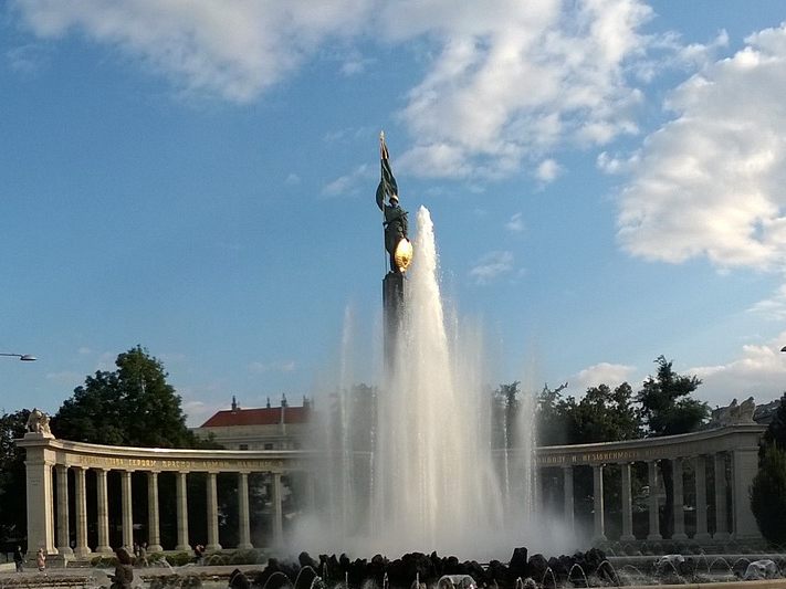 Der Schwarzenbergplatz war Schlusspunkt der russischen Siegesfeier.