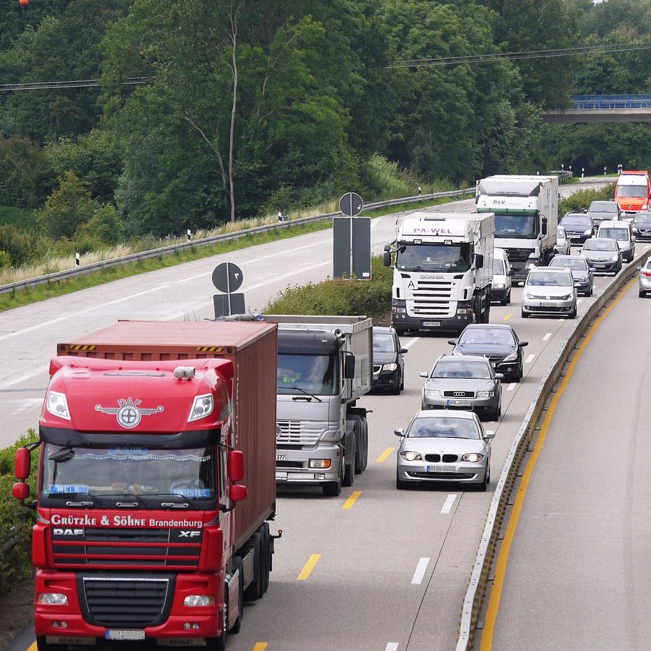Der Straßengüterverkehr nahm im Vorjahr leicht ab.