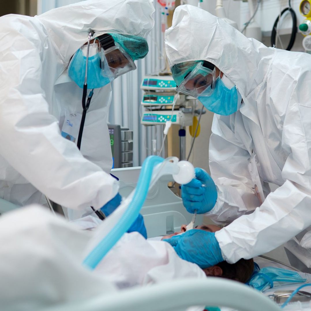 Am meisten gefährdet waren Männer und Hochbetagte.