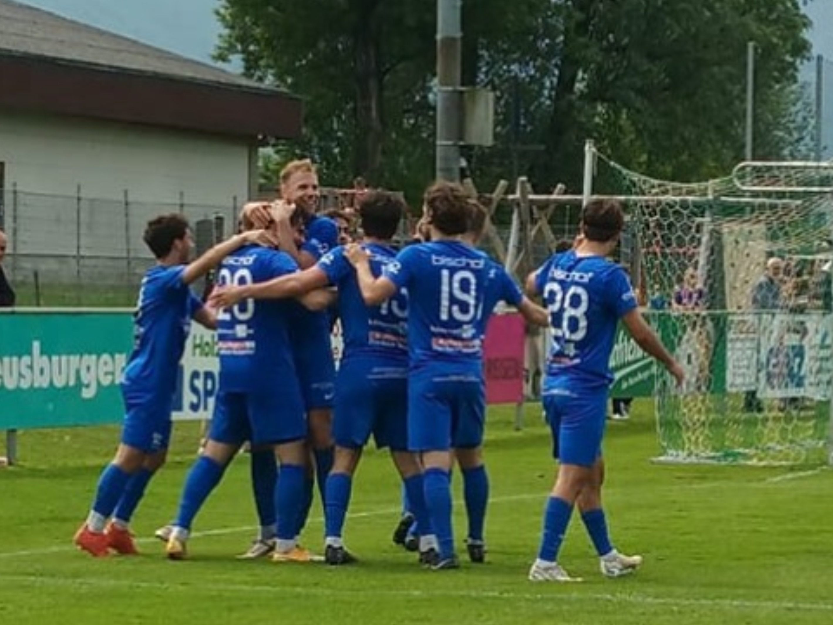 Große Freude bei der Admira über den zweiten Derbysieg in dieser Saison Große Freude bei der Admira über den zweiten Derbysieg in dieser Saison