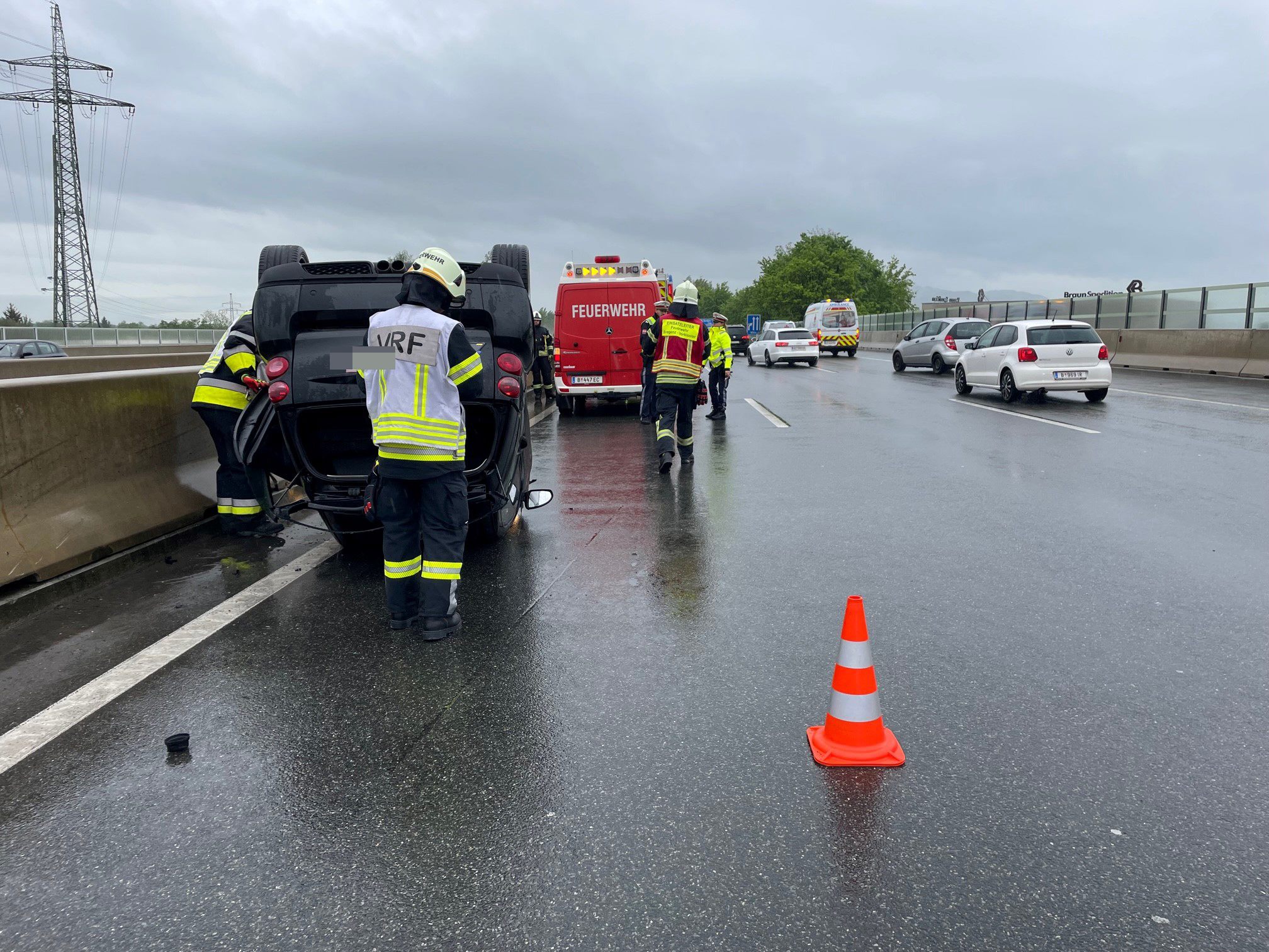 Schwerer Verkehrsunfall auf der A14 zwischen Wolfurt und Dornbirn Nord.