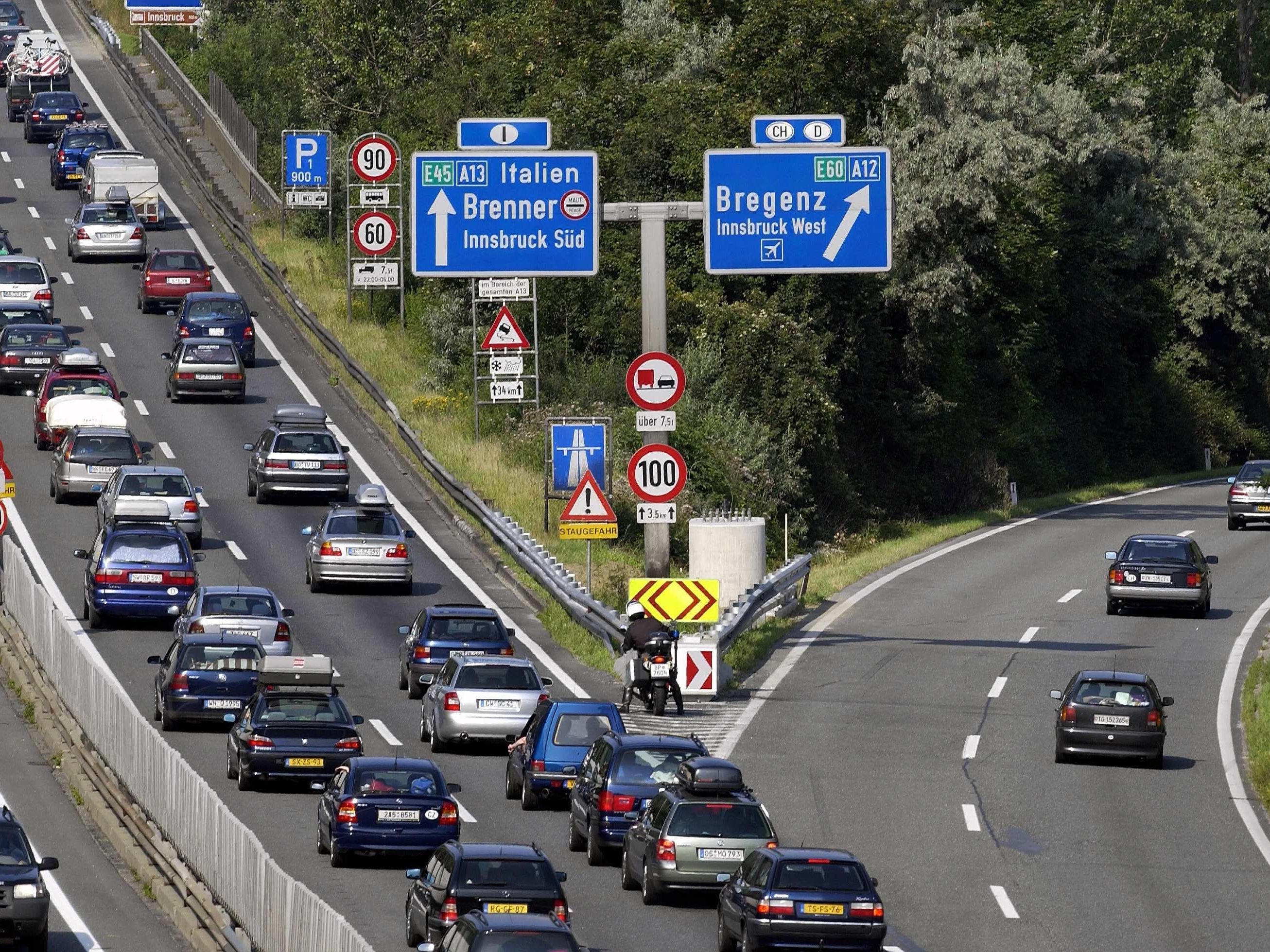 Die A13 wurde in Richtung Süden komplett gesperrt. Die A13 wurde in Richtung Süden komplett gesperrt.