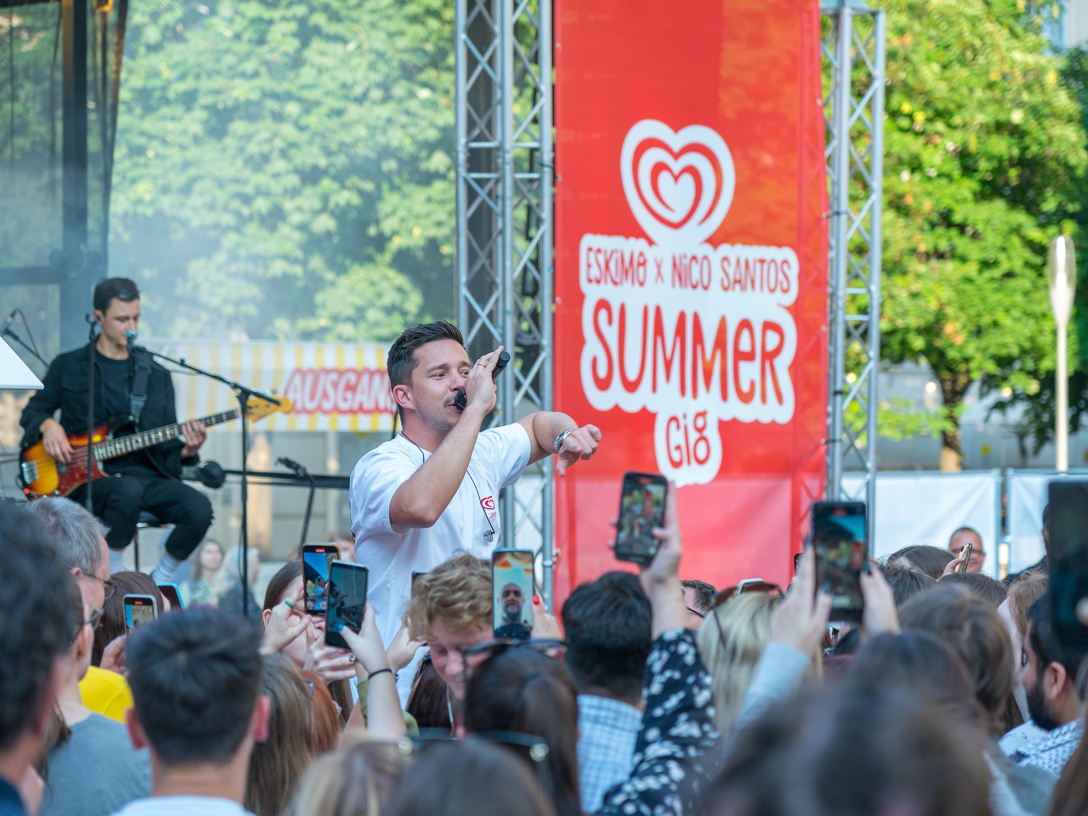 Ein Konzert mit Nico Santos ging in Wien über die Bühne. Ein Konzert mit Nico Santos ging in Wien über die Bühne.