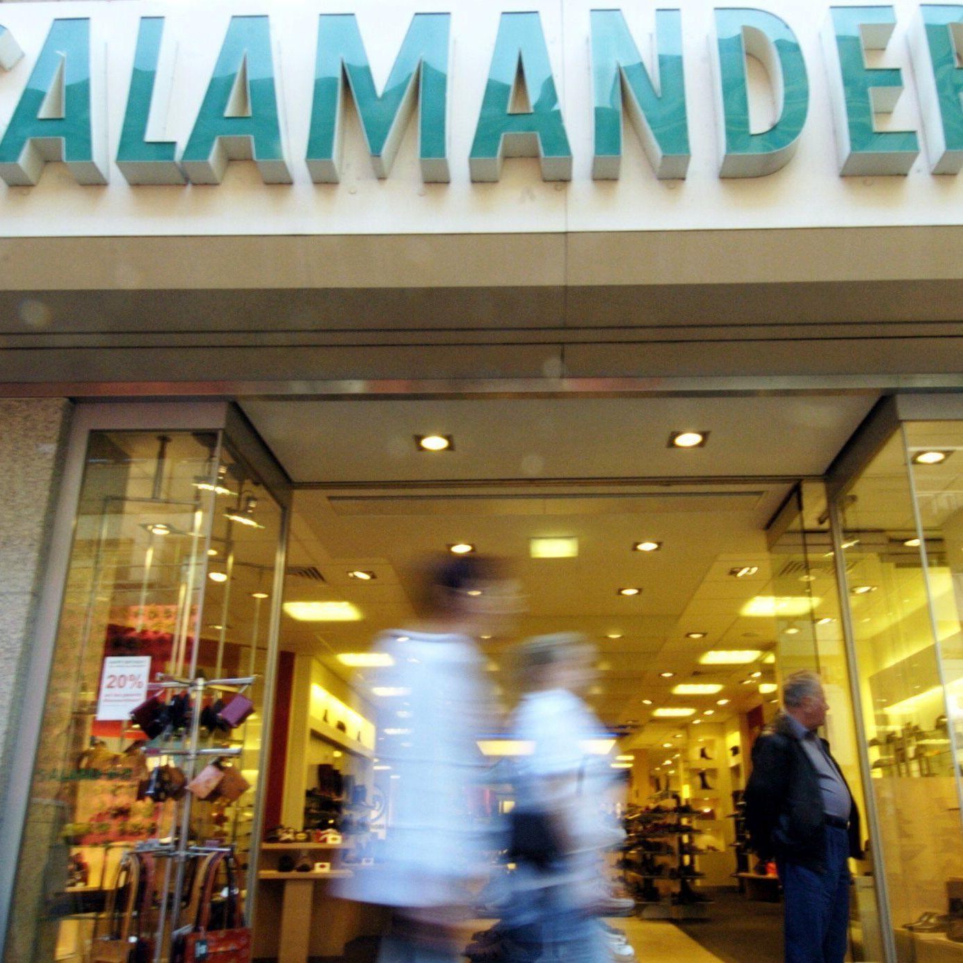 Delka und Salamander schließen ihre Filialen in Österreich.