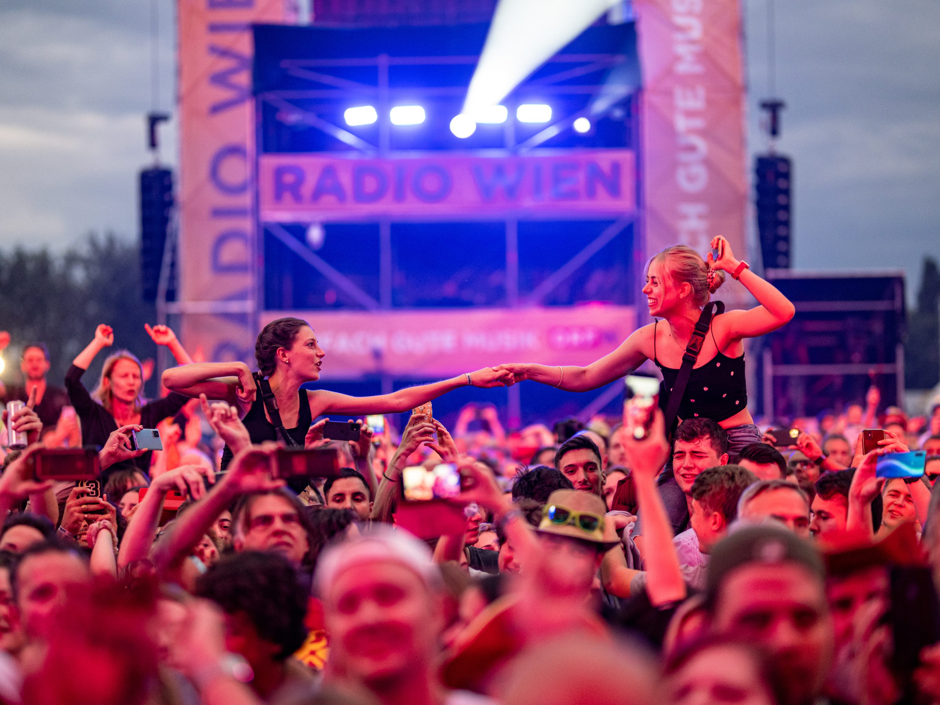 Wir haben alle Bilder vom Wiener Donauinselfest. Wir haben alle Bilder vom Wiener Donauinselfest.