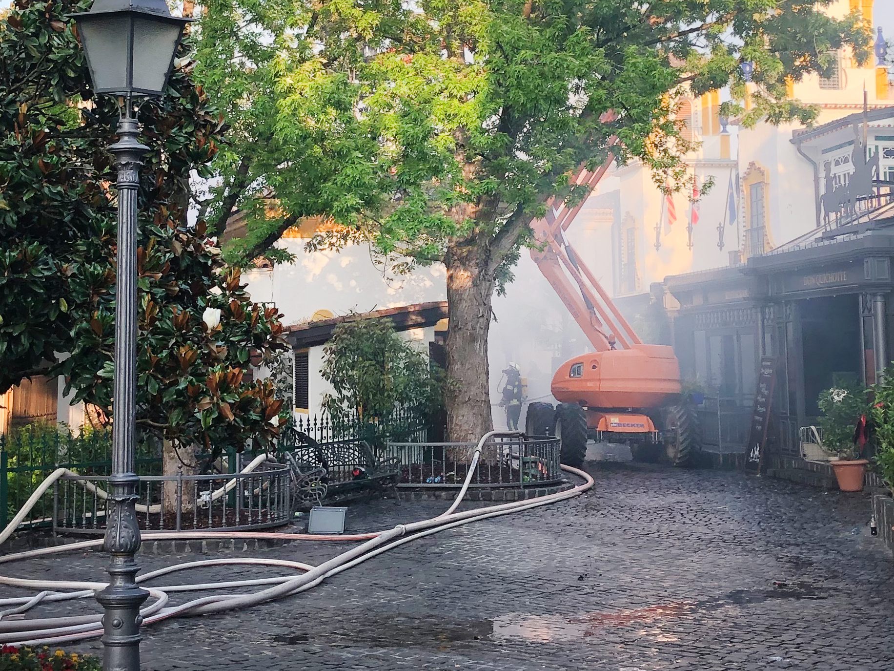 Am Montagnachmittag kam es zu einem Feuerwehr-Großeinsatz im Europa-Park. Am Montagnachmittag kam es zu einem Feuerwehr-Großeinsatz im Europa-Park.