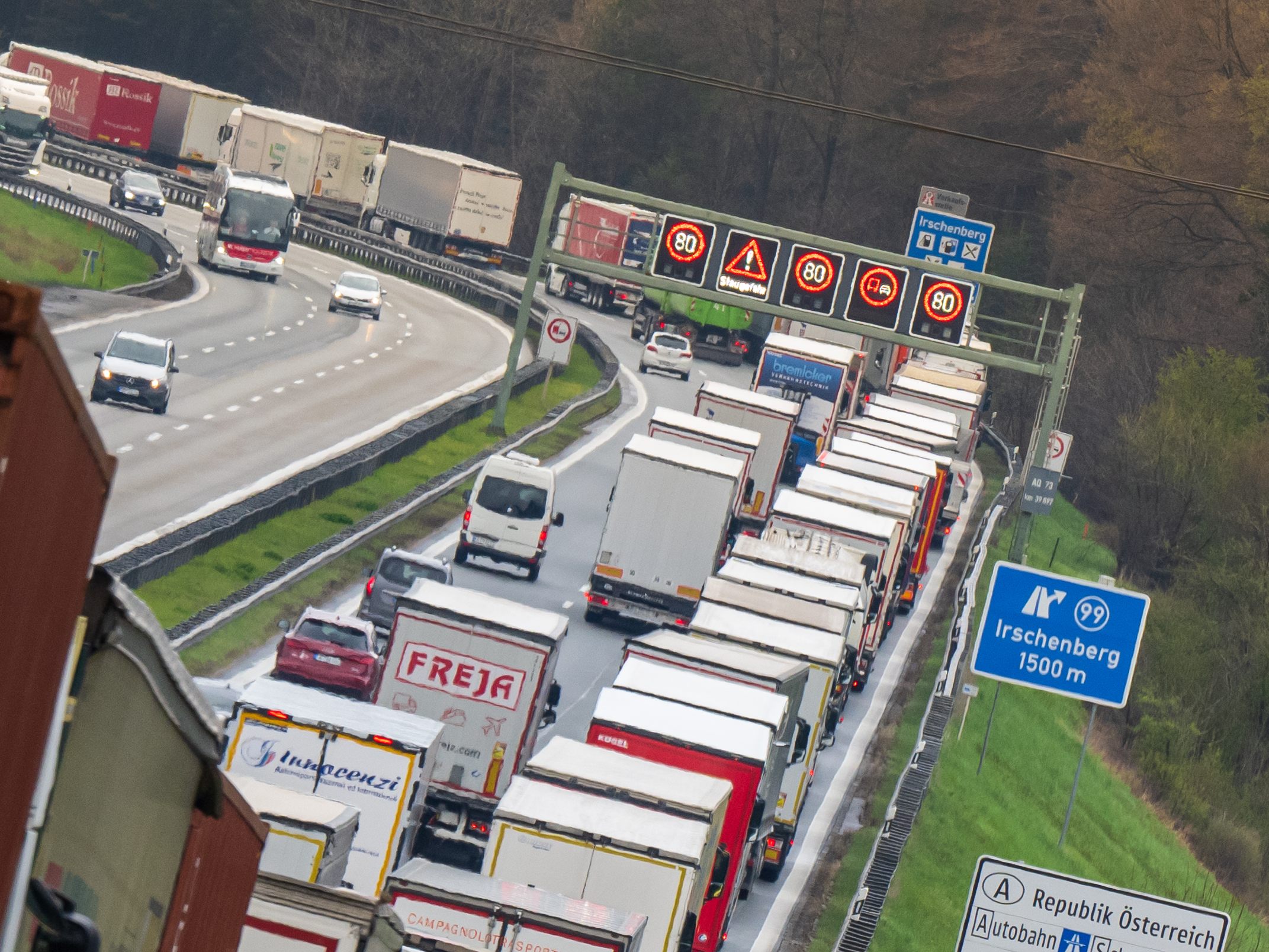 Am Samstag kam es in Österreich zu Staus und Verzögerungen auf den Straßen.
