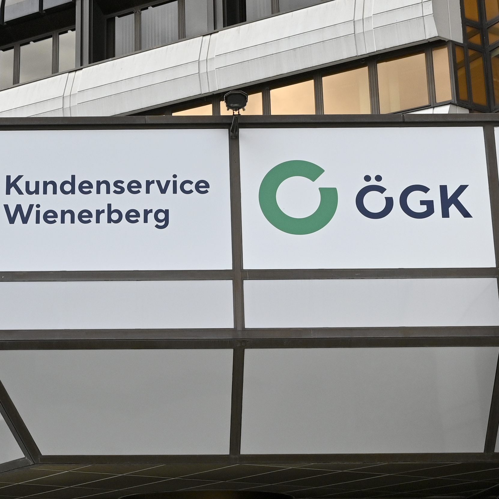 Die ÖGK und Dachverband der Sozialversicherungsträger haben Zweifel am Plan der Regierung für die Schaffung zusätzlicher Kassenarztstellen.