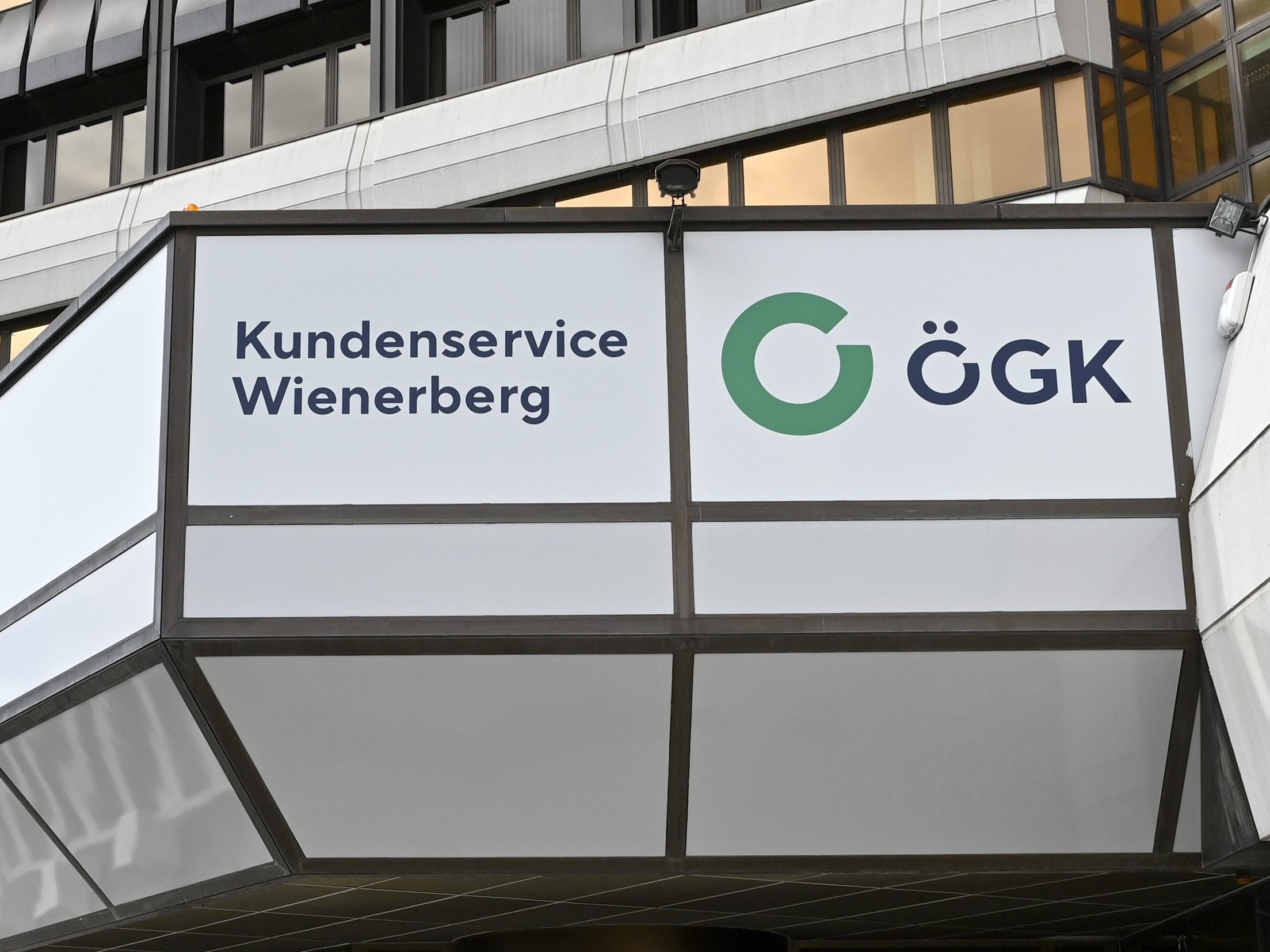 Die ÖGK und Dachverband der Sozialversicherungsträger haben Zweifel am Plan der Regierung für die Schaffung zusätzlicher Kassenarztstellen. Die ÖGK und Dachverband der Sozialversicherungsträger haben Zweifel am Plan der Regierung für die Schaffung zusätzlicher Kassenarztstellen.