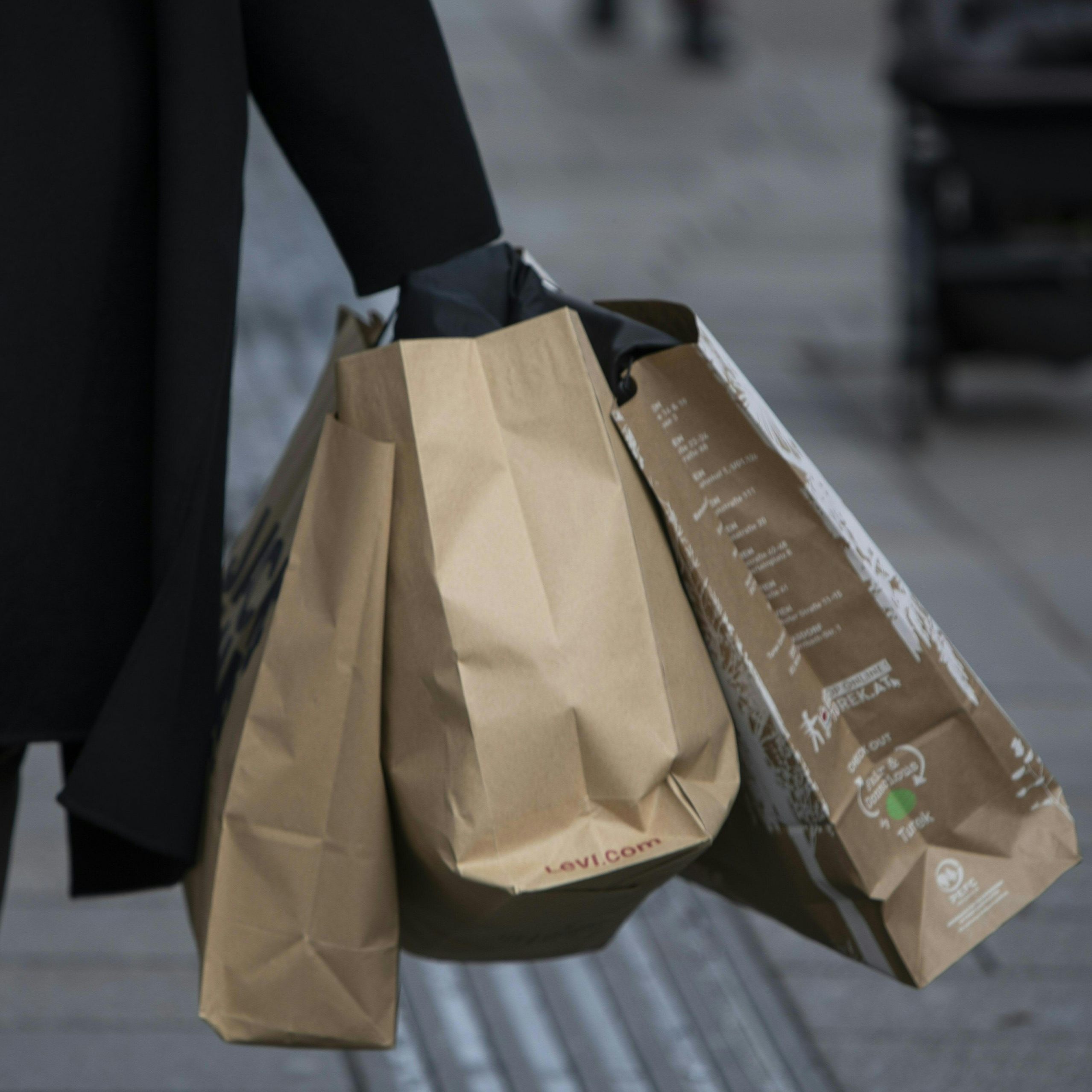 Die Umsätze der Einzelhändler im Euroraum stagnierten im April.