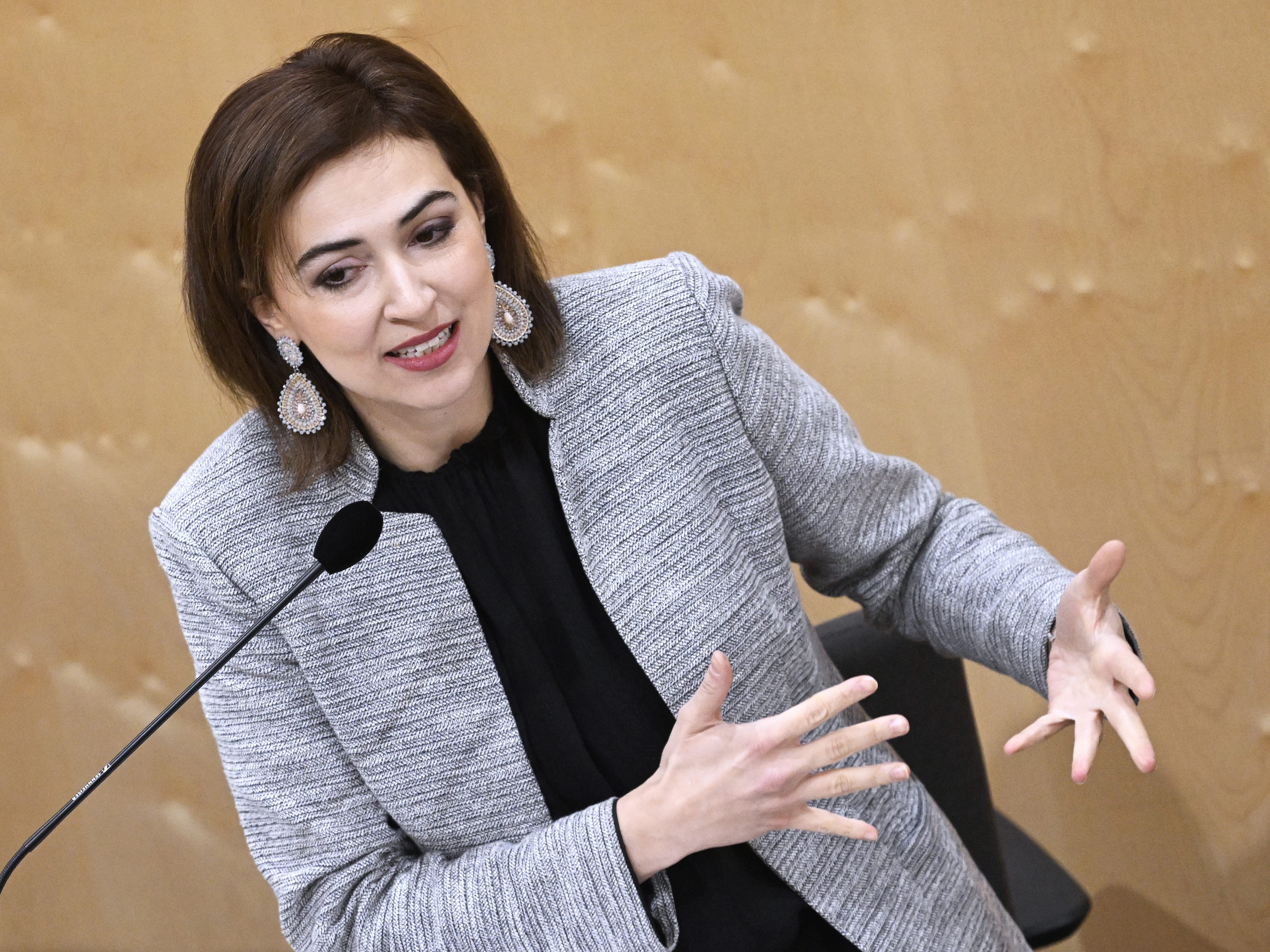 Justizminister Alma Zadic (Grüne) betont, dass man mit den Nachschärfungen beim Jugendgerichtsgesetz (JGG) auf geäußerte Bedenken eingehe.