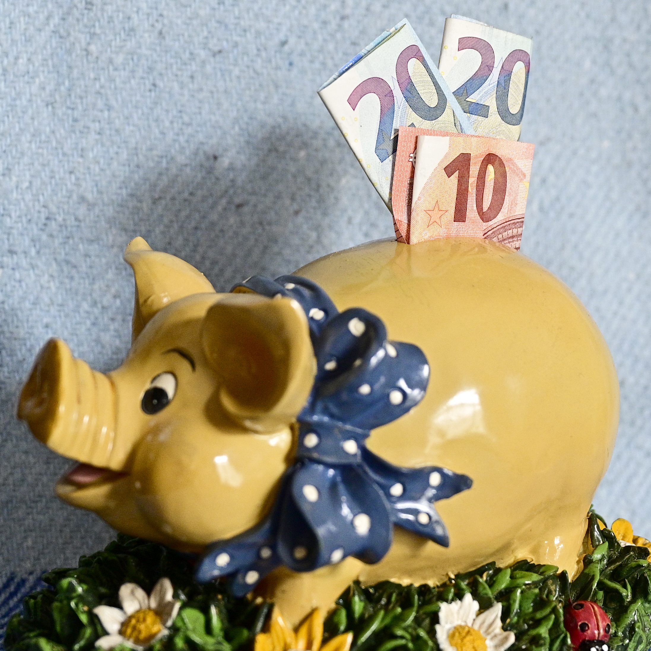 Deutschland hat höhere Sparzinsen bei weniger Teuerung als Österreich.