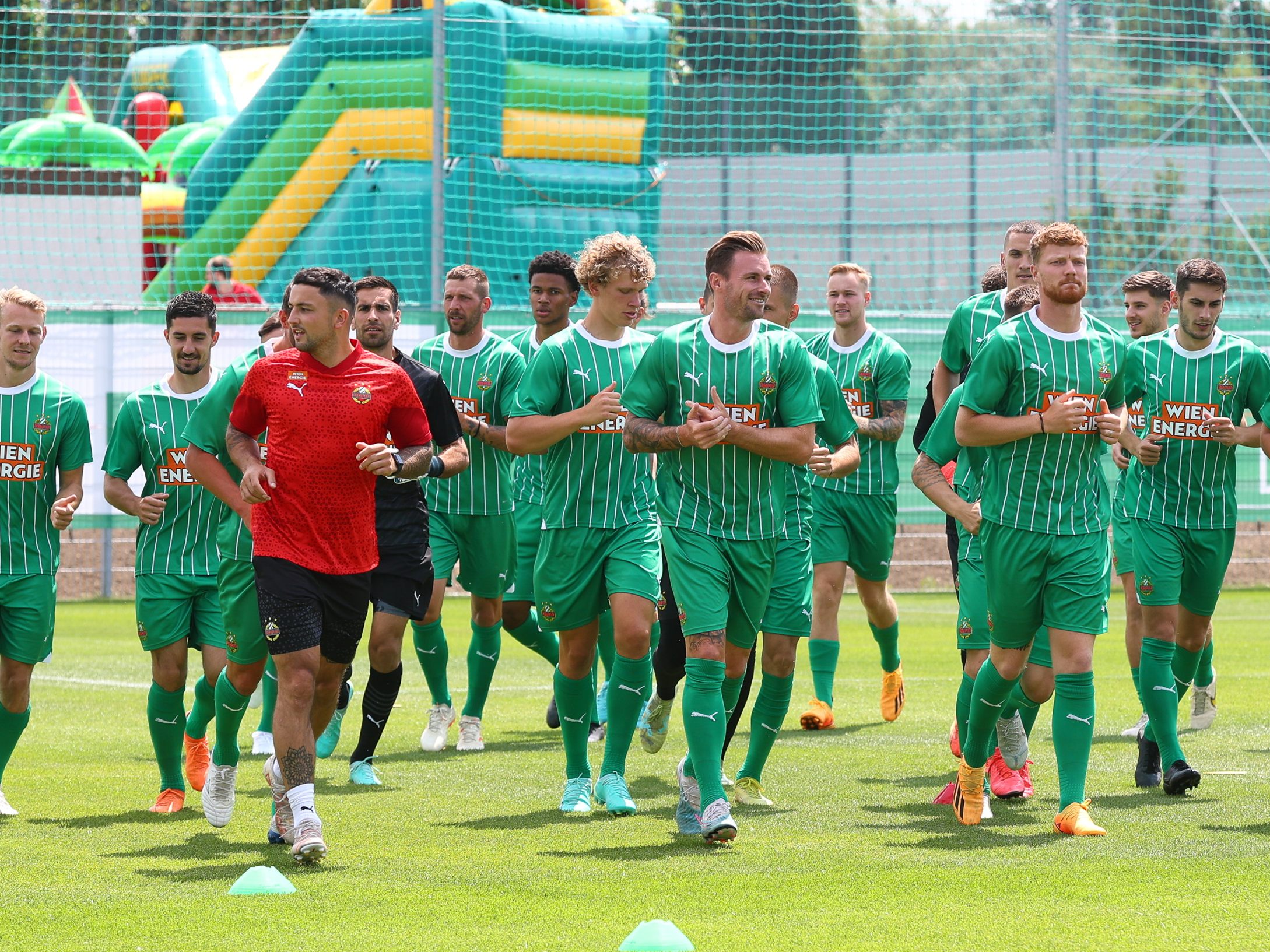Rapid startete am Sonntag in die Vorbereitung.