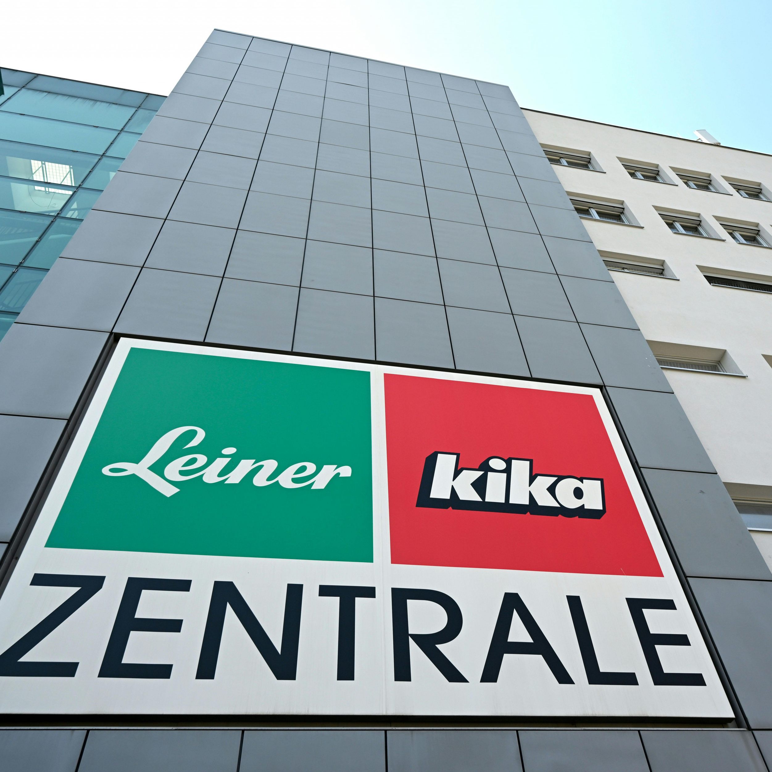 Über 3.000 Beschäftigte fordern von Kika/Leiner ihre Löhne ein.