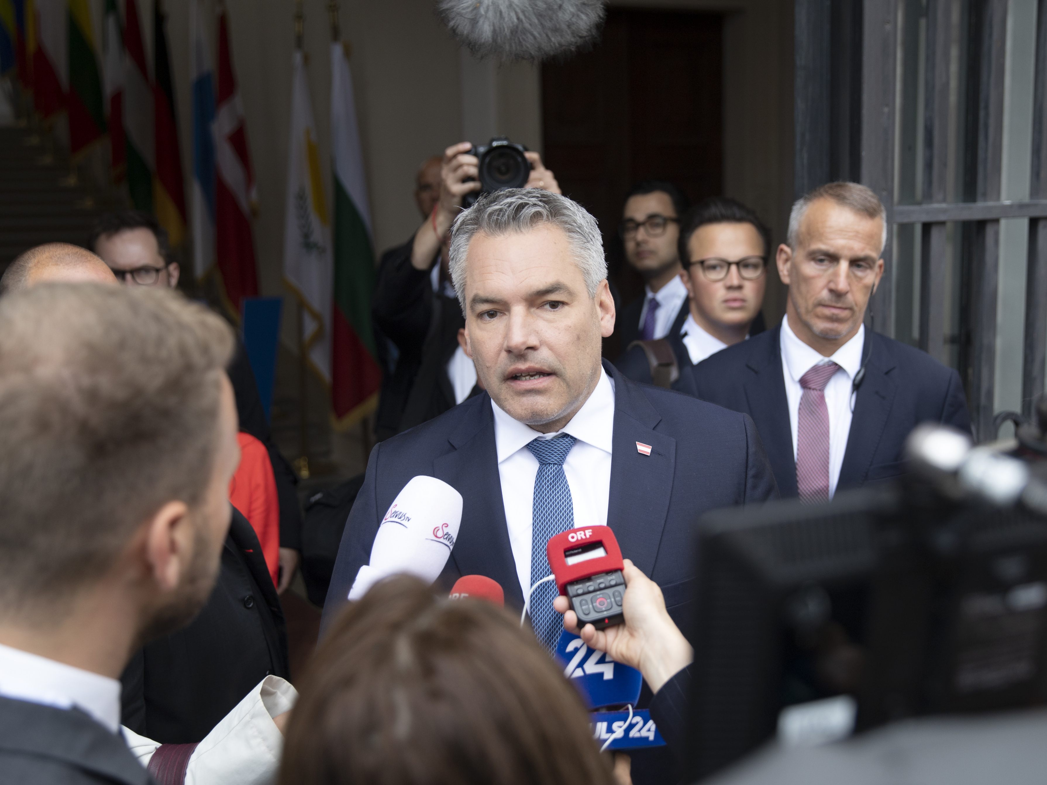 Bundeskanzler Nehammer (ÖVP) zeigte sich angesichts des Machtkampfes in Russland besorgt. Bundeskanzler Nehammer (ÖVP) zeigte sich angesichts des Machtkampfes in Russland besorgt.