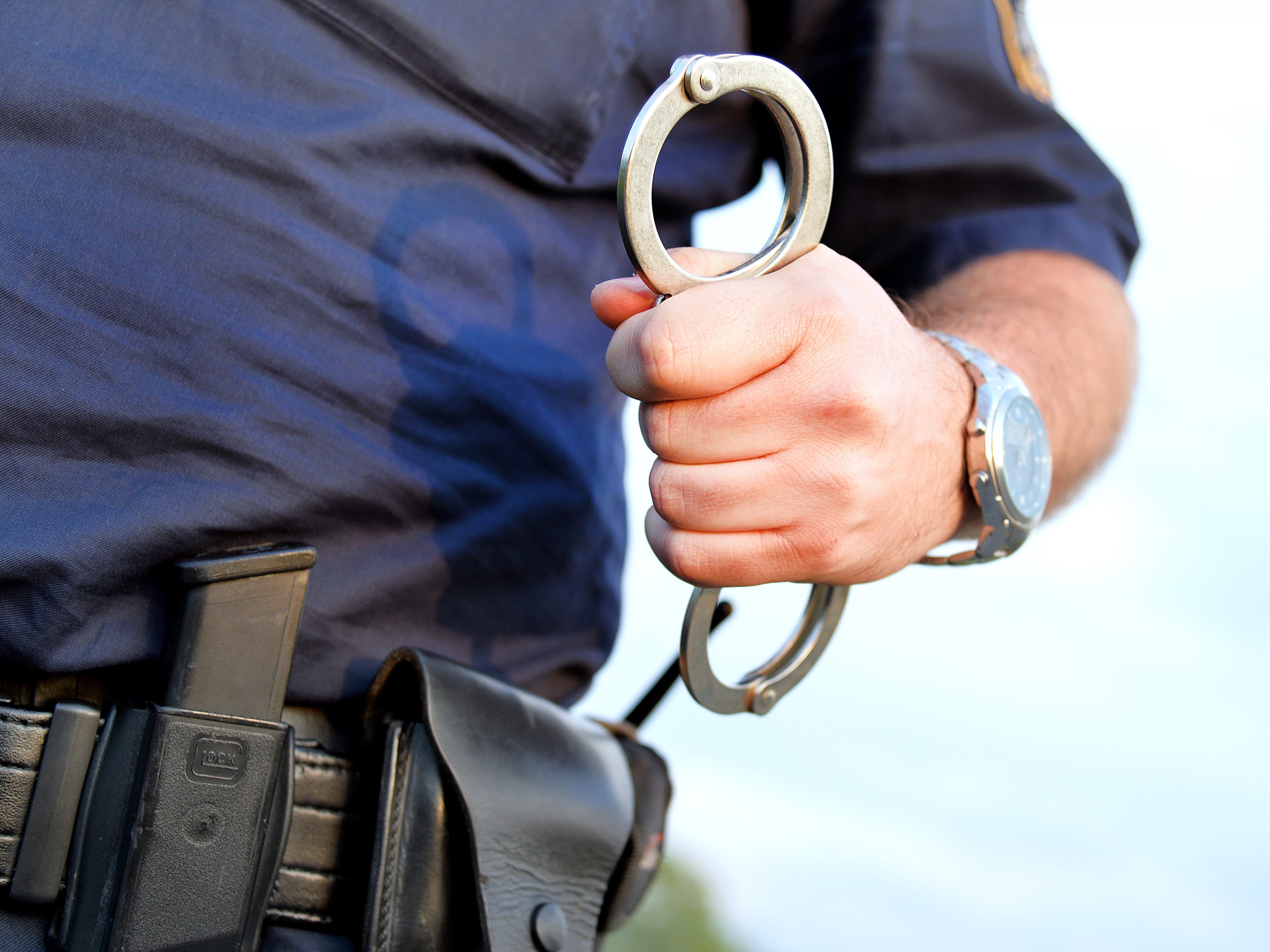 Ein Darknet-Drogendealer wurde von der Wiener Polizei gefasst und an die USA ausgeliefert. Ein Darknet-Drogendealer wurde von der Wiener Polizei gefasst und an die USA ausgeliefert.