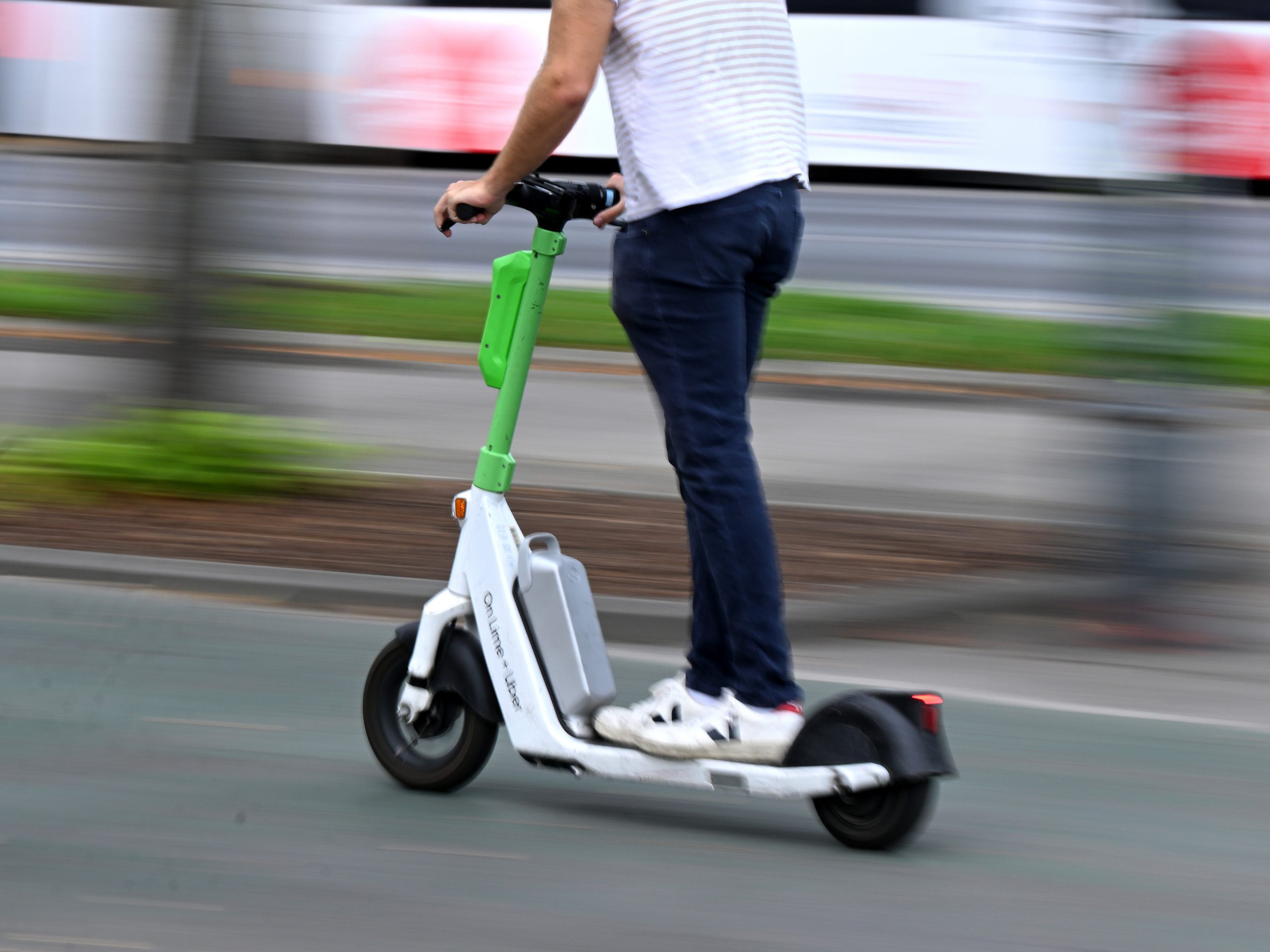 Ein E-Scooter-Fahrer kollidierte mit einem Fußgänger beim Westbahnhof. Ein E-Scooter-Fahrer kollidierte mit einem Fußgänger beim Westbahnhof.