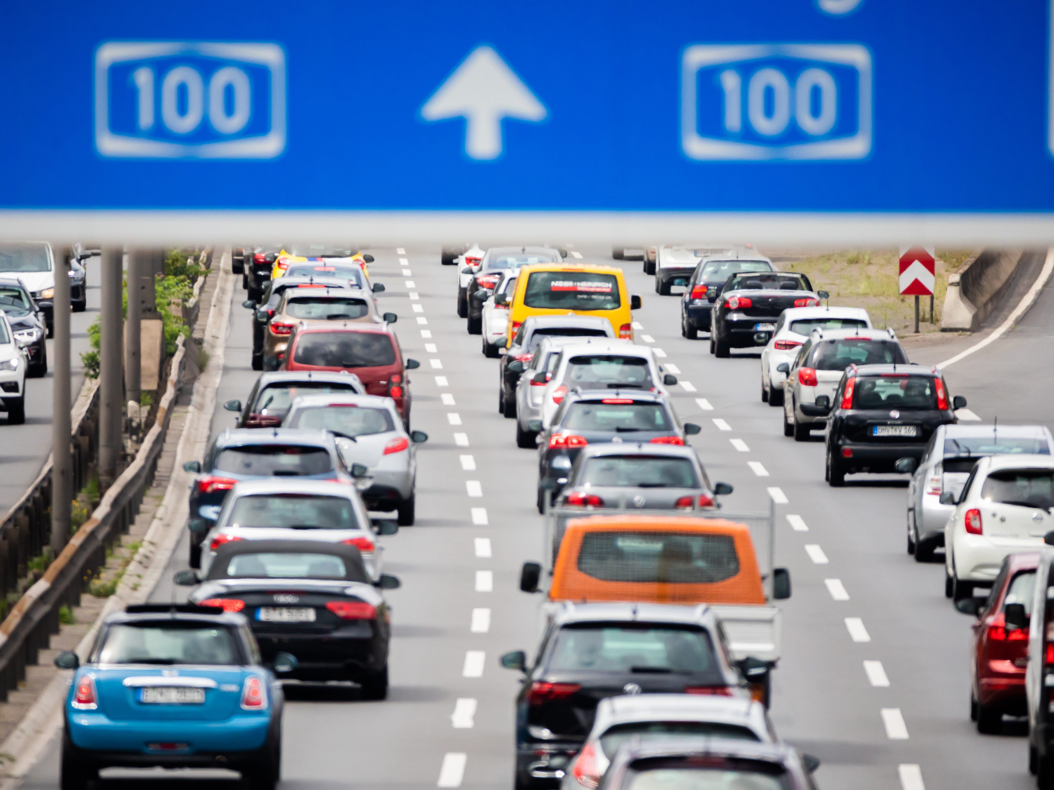 Der Sommerferien-Start und die Formel 1 in Spielberg bringen Hochbetrieb auf Österreichs Autobahnen. Der Sommerferien-Start und die Formel 1 in Spielberg bringen Hochbetrieb auf Österreichs Autobahnen.