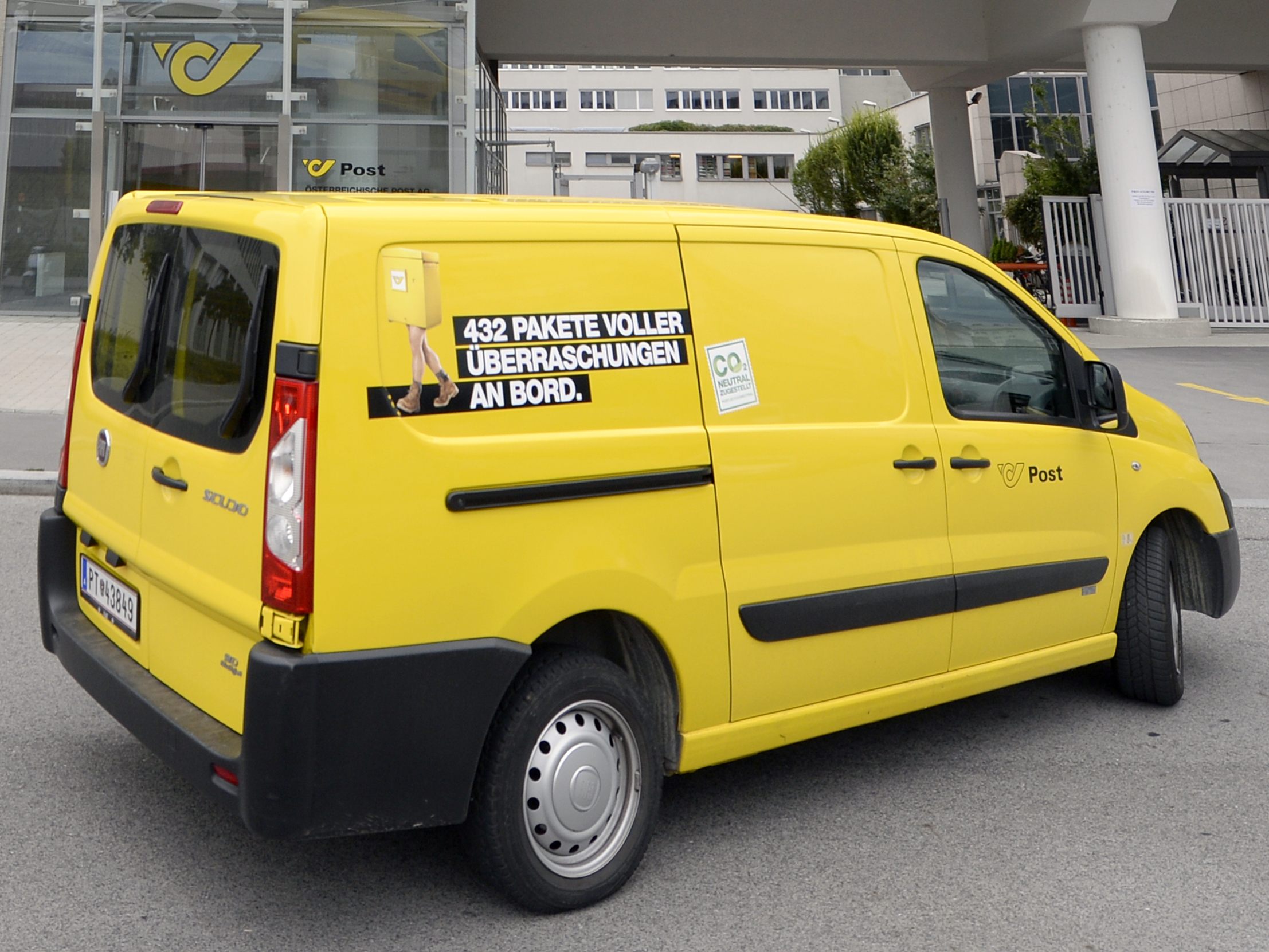 Die Post erhöht das Briefporto.